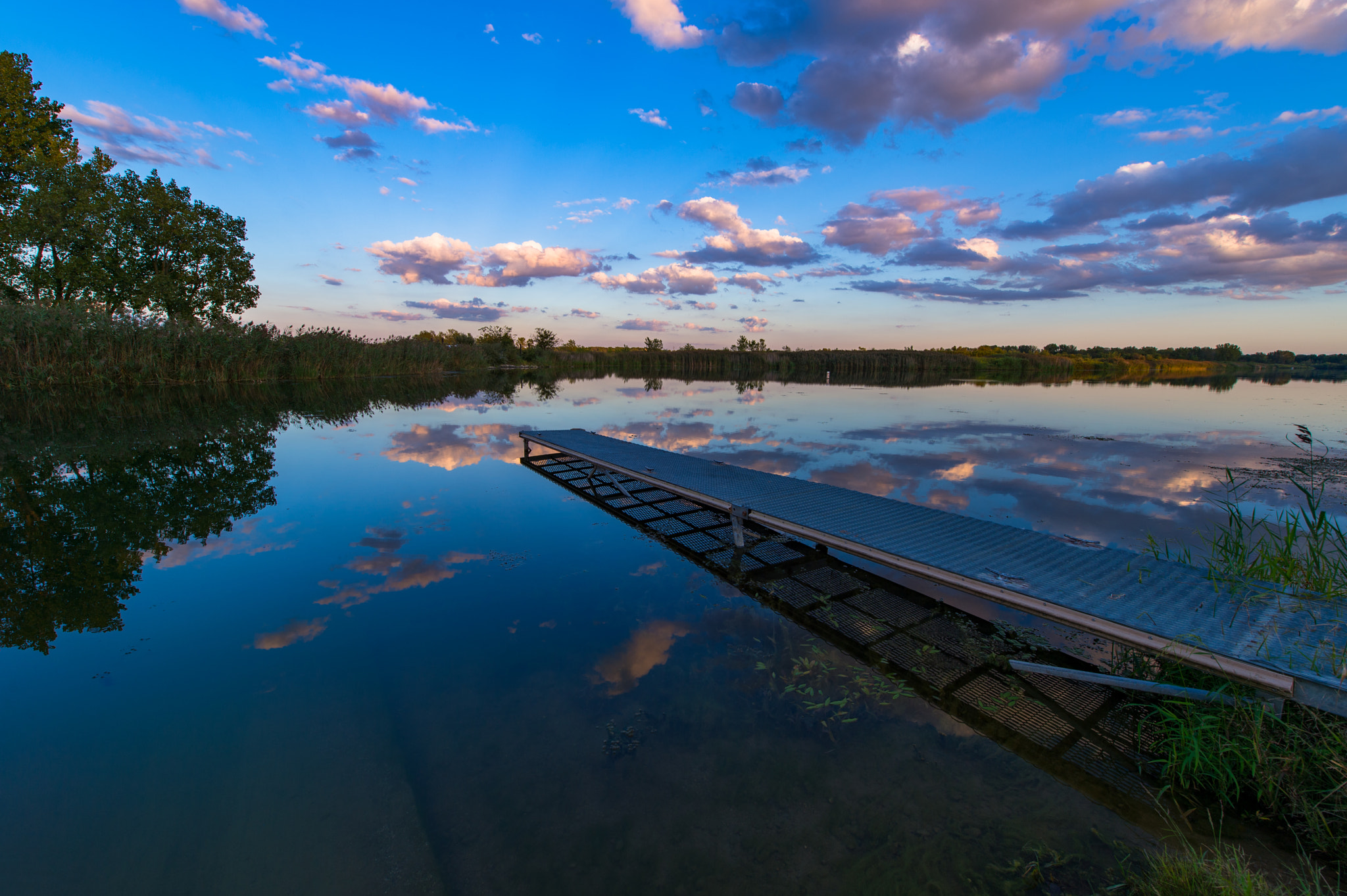 Nikon Df + Nikon AF-S Nikkor 14-24mm F2.8G ED sample photo. Fishing pier photography