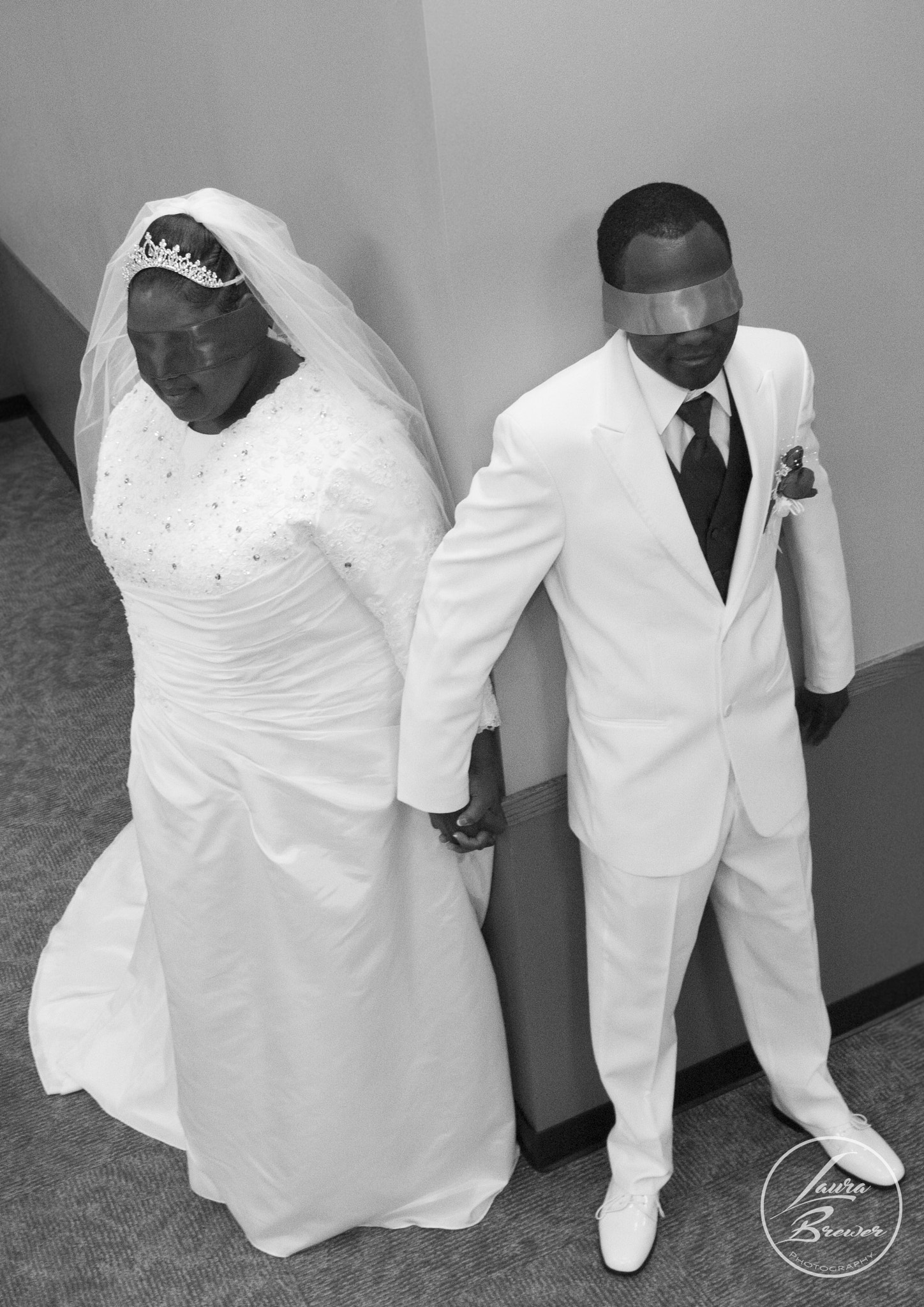 Canon EOS 1200D (EOS Rebel T5 / EOS Kiss X70 / EOS Hi) sample photo. Bride and groom praying photography
