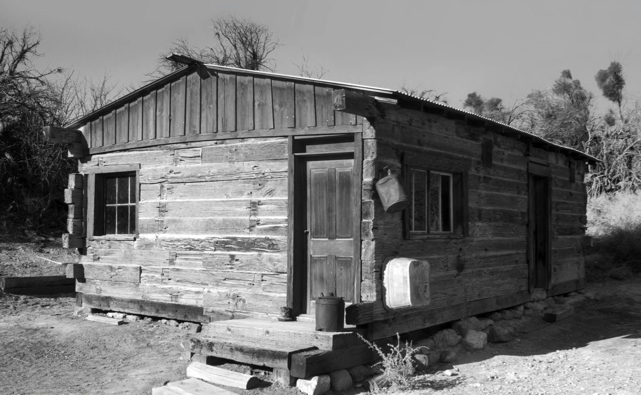 Canon EF 28-80mm f/3.5-5.6 sample photo. Old cabin photography