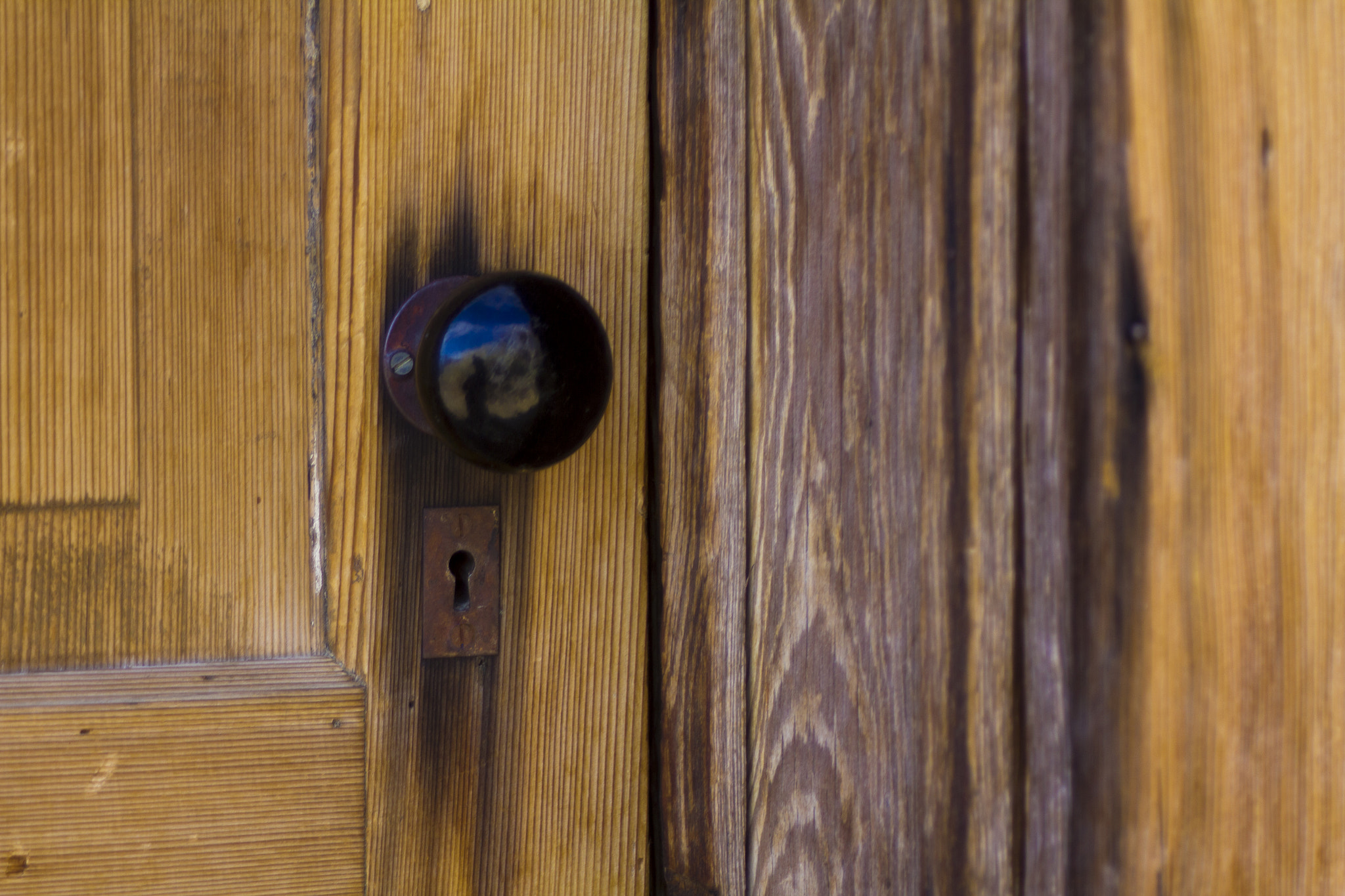 Canon EF 28-80mm f/3.5-5.6 sample photo. Doorways photography