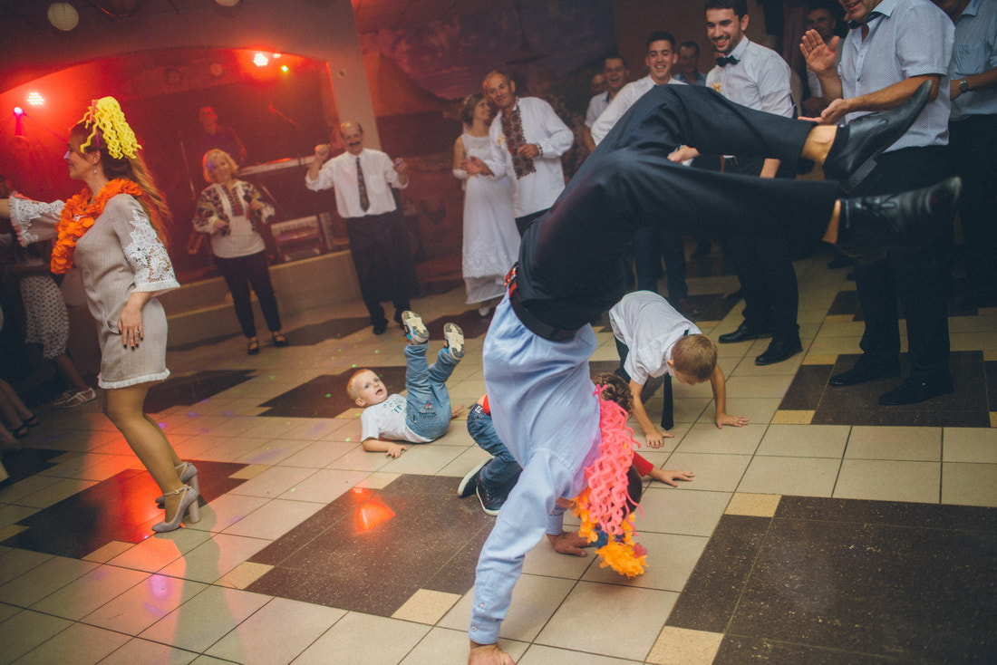 Nikon D610 + Nikon AF-S Nikkor 28mm F1.8G sample photo. Crazy dances photography