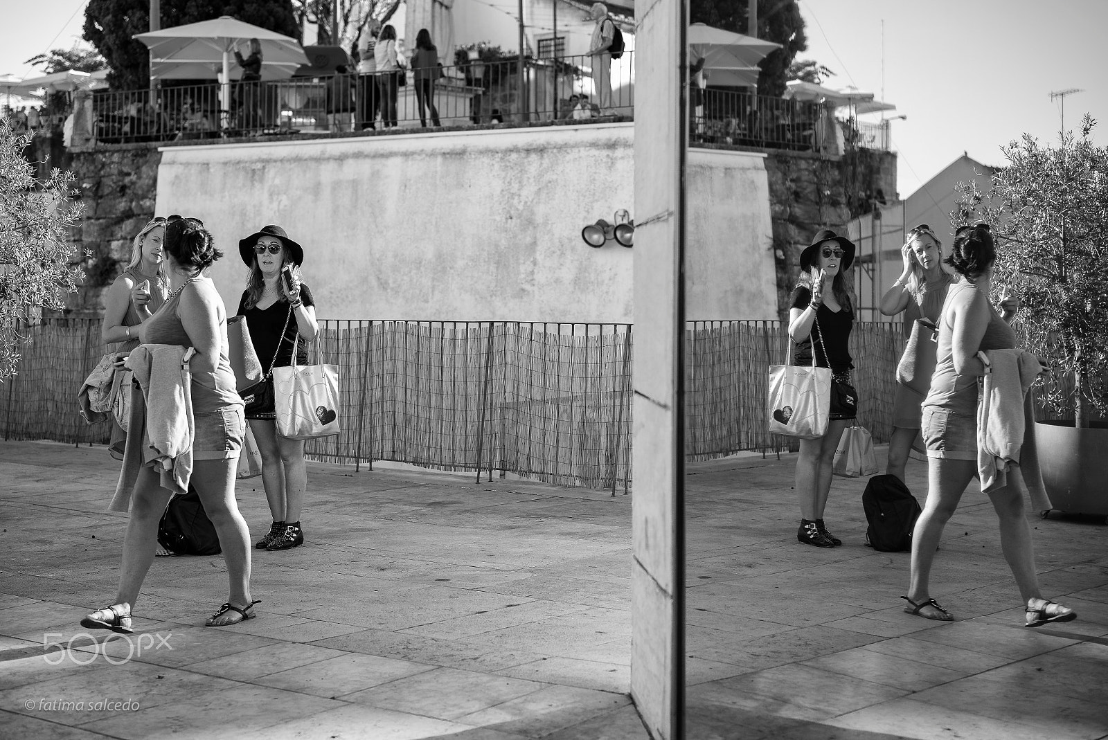 Leica APO-Summicron-M 50mm F2 ASPH sample photo. 'mirror mirror on the wall' photography