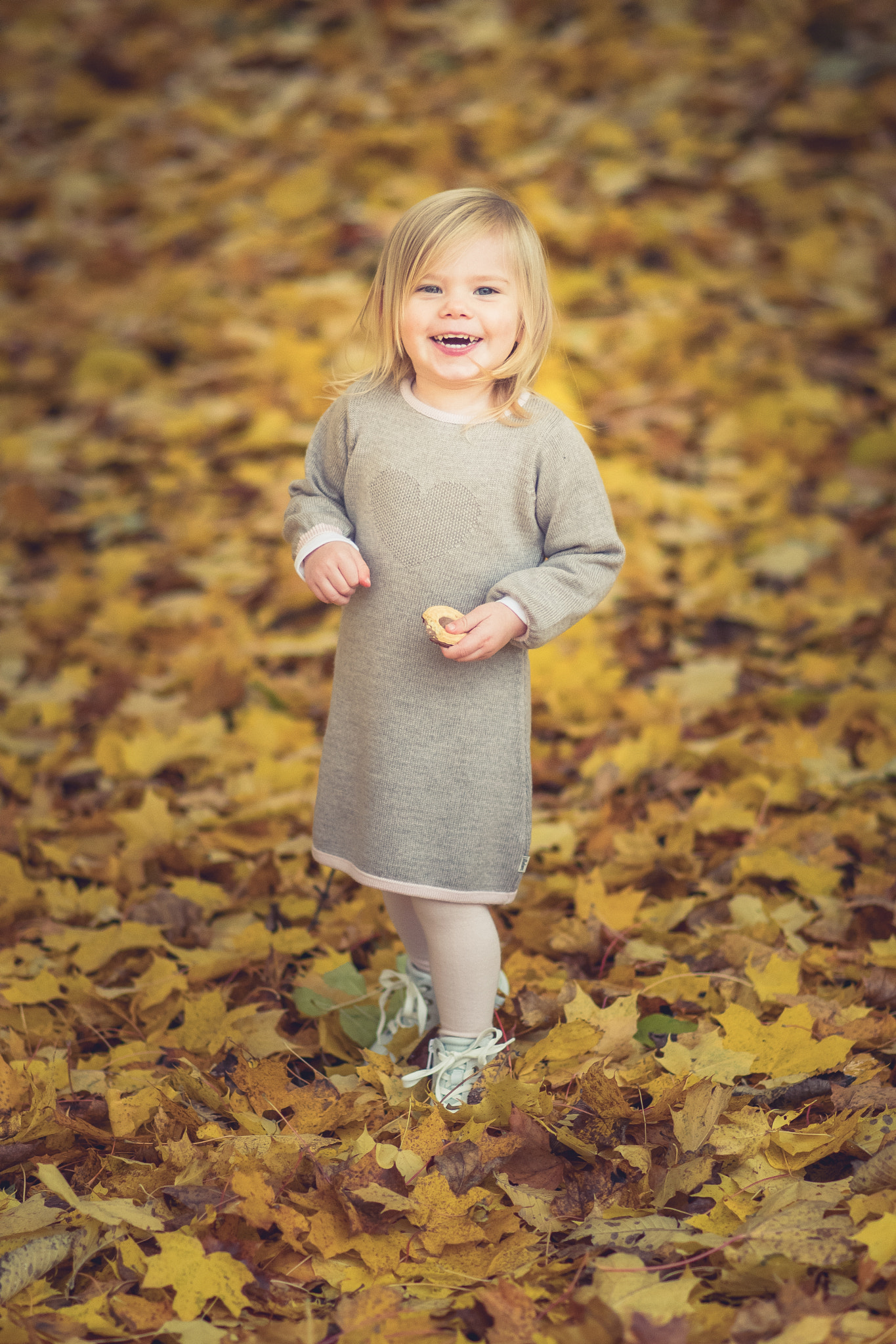 Nikon D500 + Nikon AF-S Nikkor 85mm F1.8G sample photo. Autumn portrait photography
