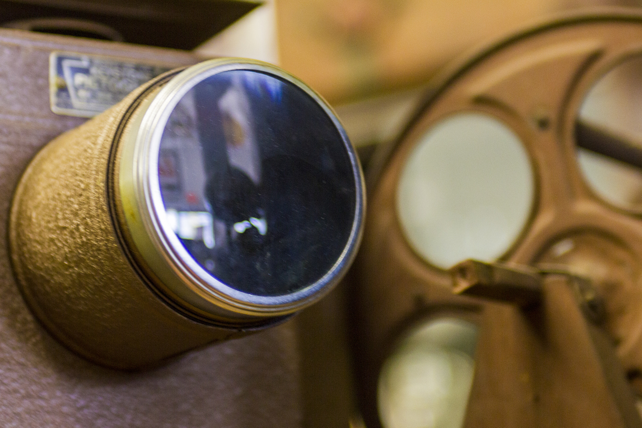 EF28-70mm f/2.8L USM sample photo. Talkies photography