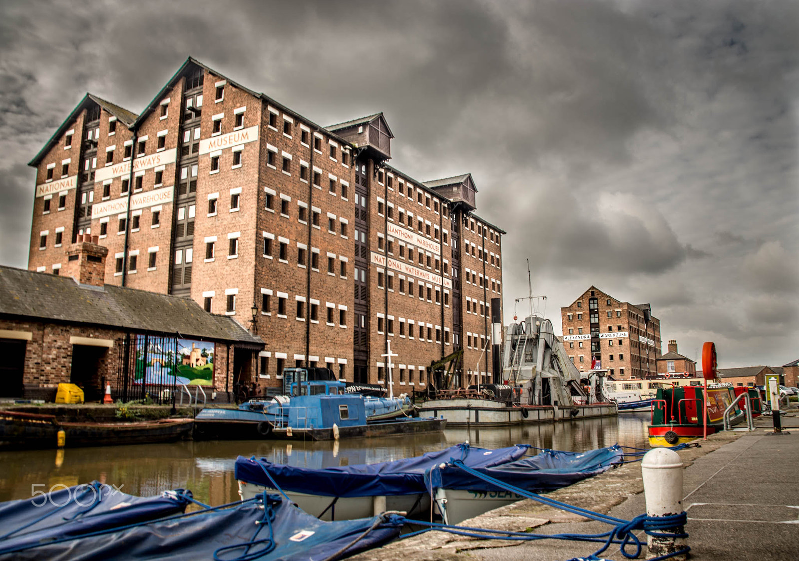 Nikon D7200 + Sigma 18-200mm F3.5-6.3 DC sample photo. Gloucester docks photography