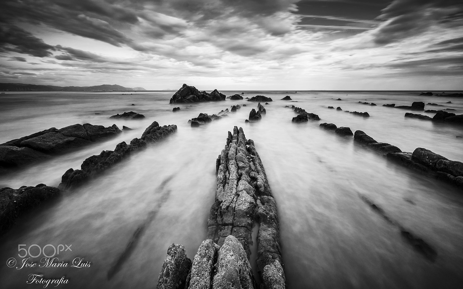 Tokina AT-X Pro 11-16mm F2.8 DX sample photo. Barrika b&w i photography