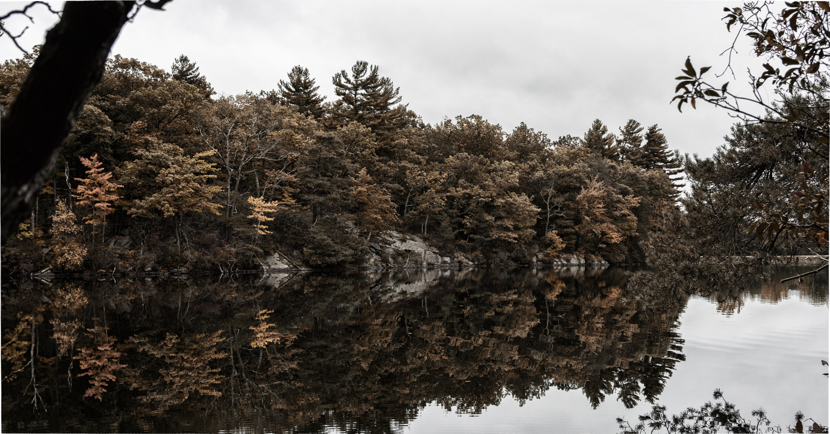 Nikon AF-S Nikkor 24-120mm F4G ED VR sample photo. Tranquil lake autumn photography