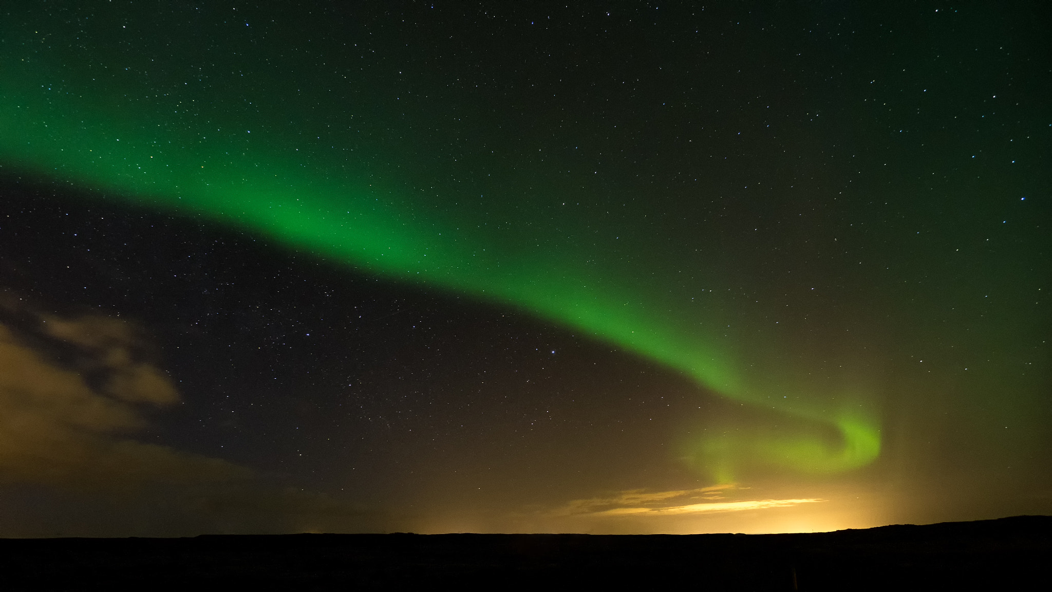 Olympus OM-D E-M5 II + OLYMPUS M.9-18mm F4.0-5.6 sample photo. Aurora over iceland photography