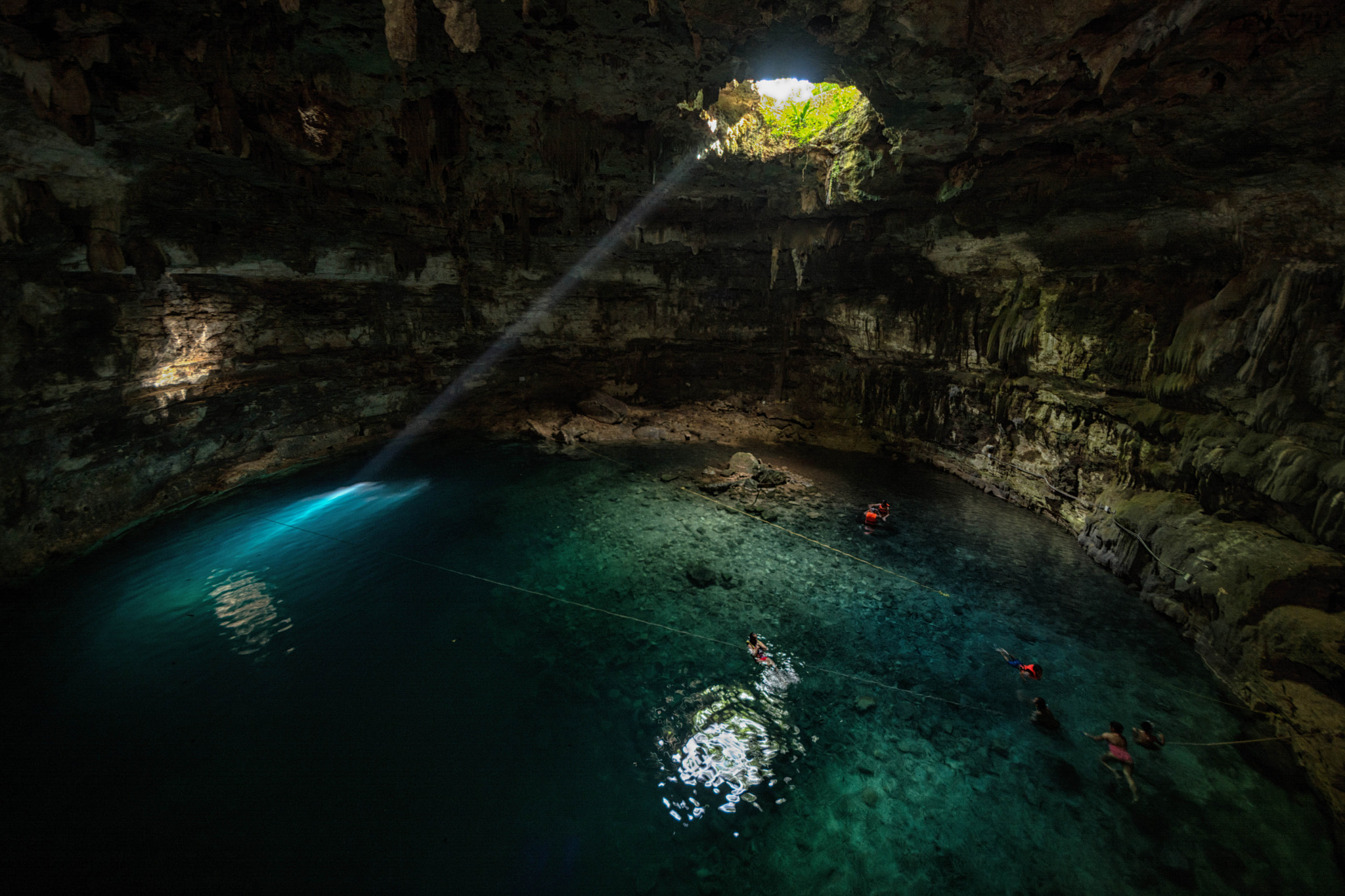 Sigma 8-16mm F4.5-5.6 DC HSM sample photo. Magic rays over cenote photography