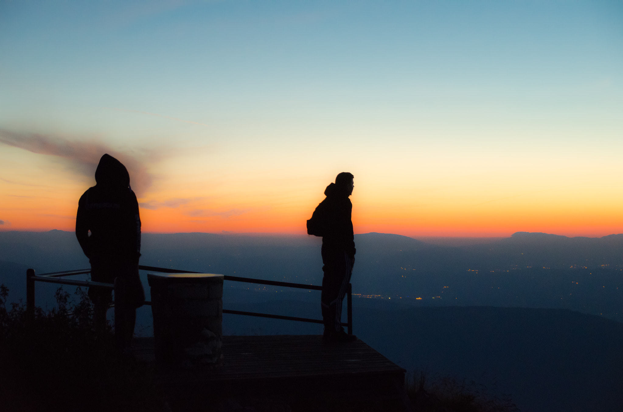 Sigma 28-300mm F3.5-6.3 DG Macro sample photo. Two friends are waiting the sun photography