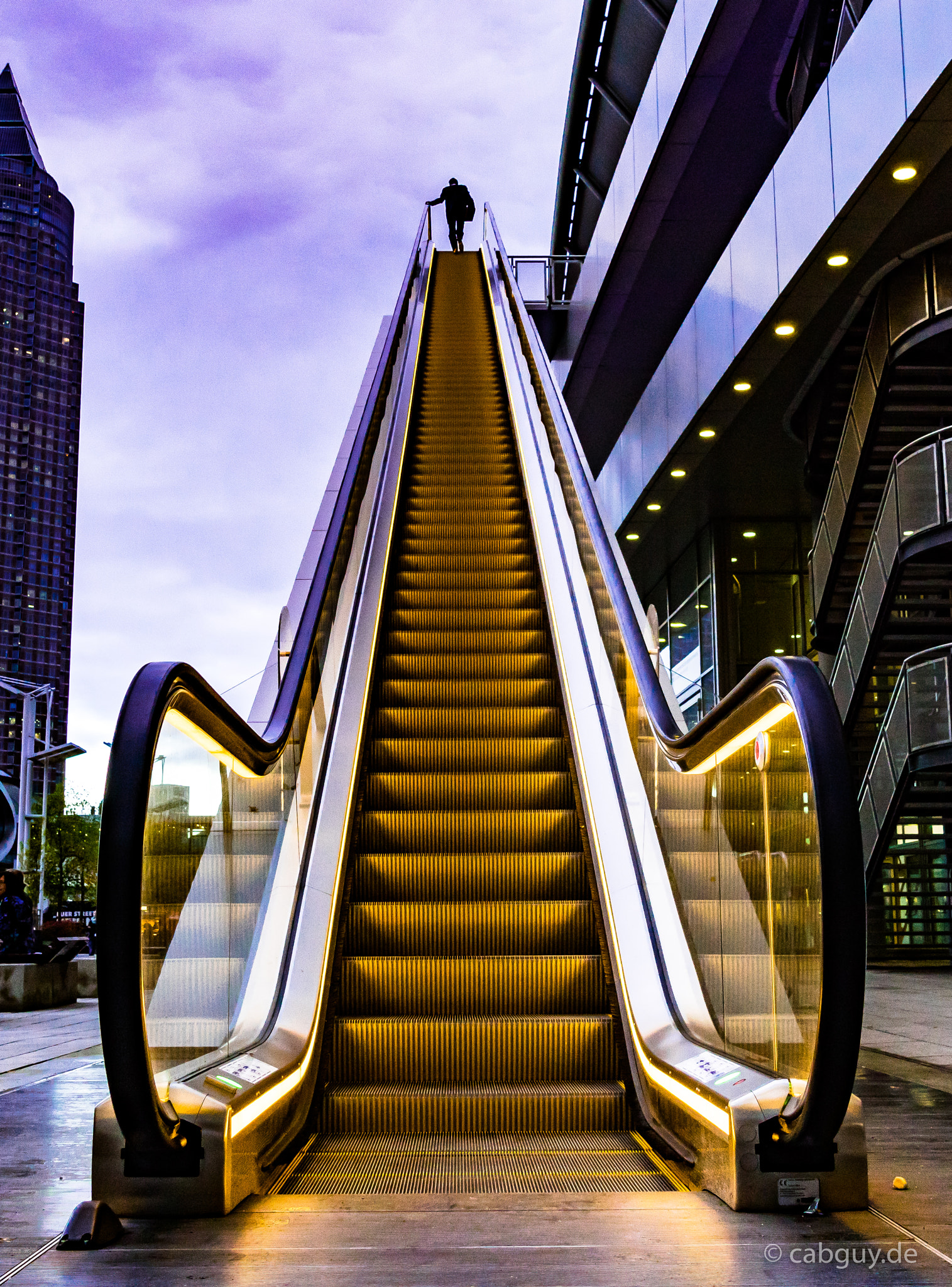 Sony ILCA-77M2 sample photo. Sky escalator photography