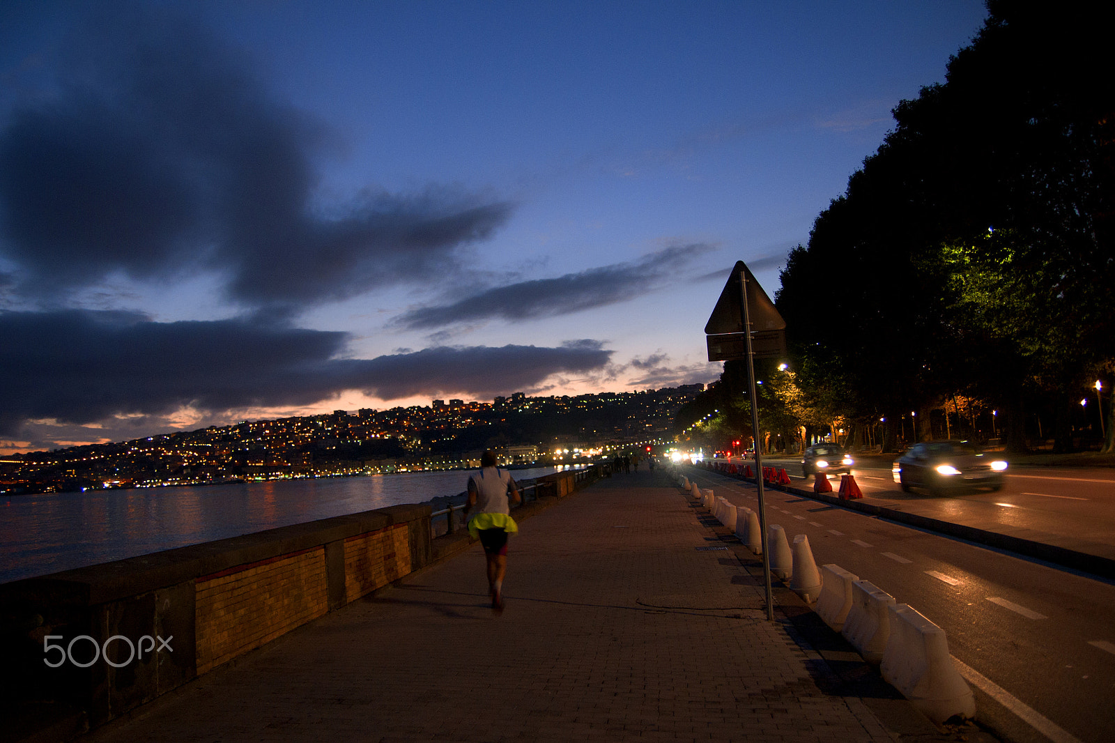Sony Alpha DSLR-A700 sample photo. Jogging photography