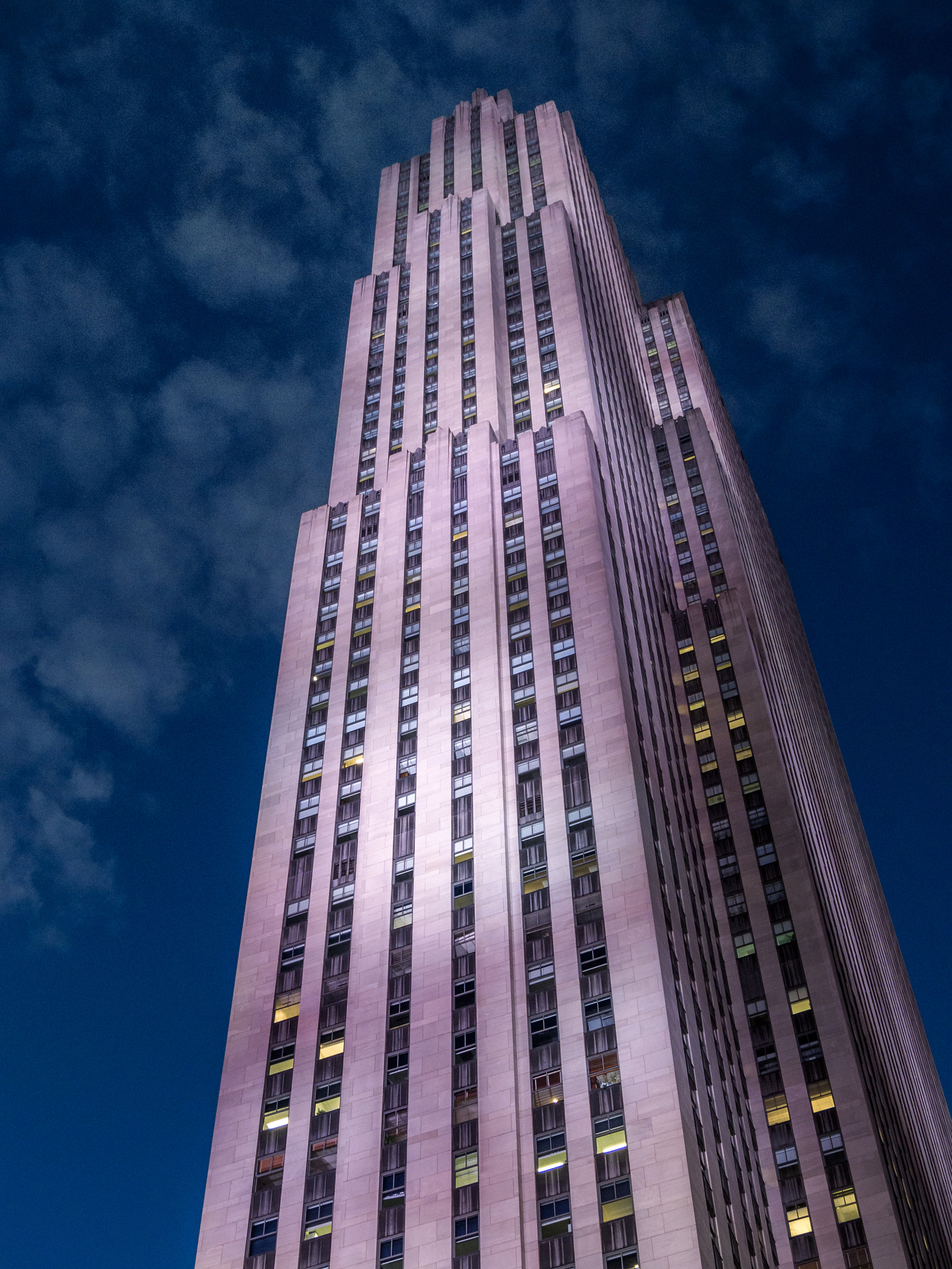 Olympus OM-D E-M10 + Panasonic Lumix G Vario 14-140mm F3.5-5.6 ASPH Power O.I.S sample photo. The rockefeller tower during the blue hour photography