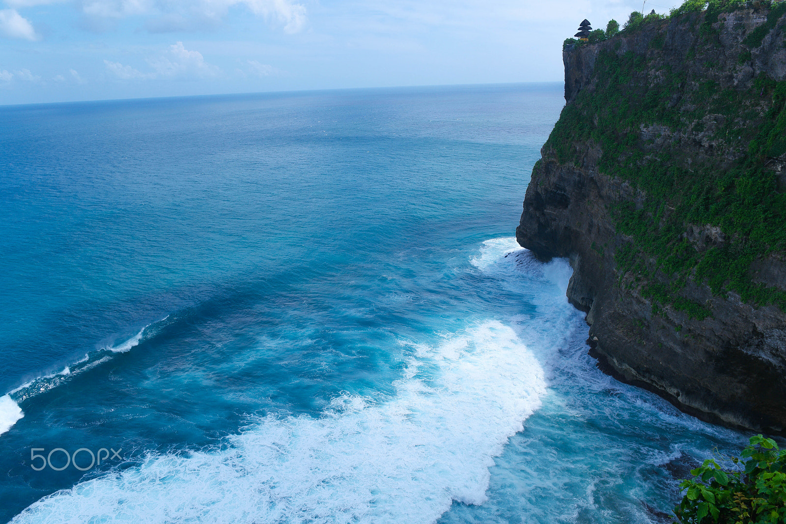Saumsun NX 16-50mm F2-2.8 S ED OIS sample photo. Uluwatu temple on bali island photography