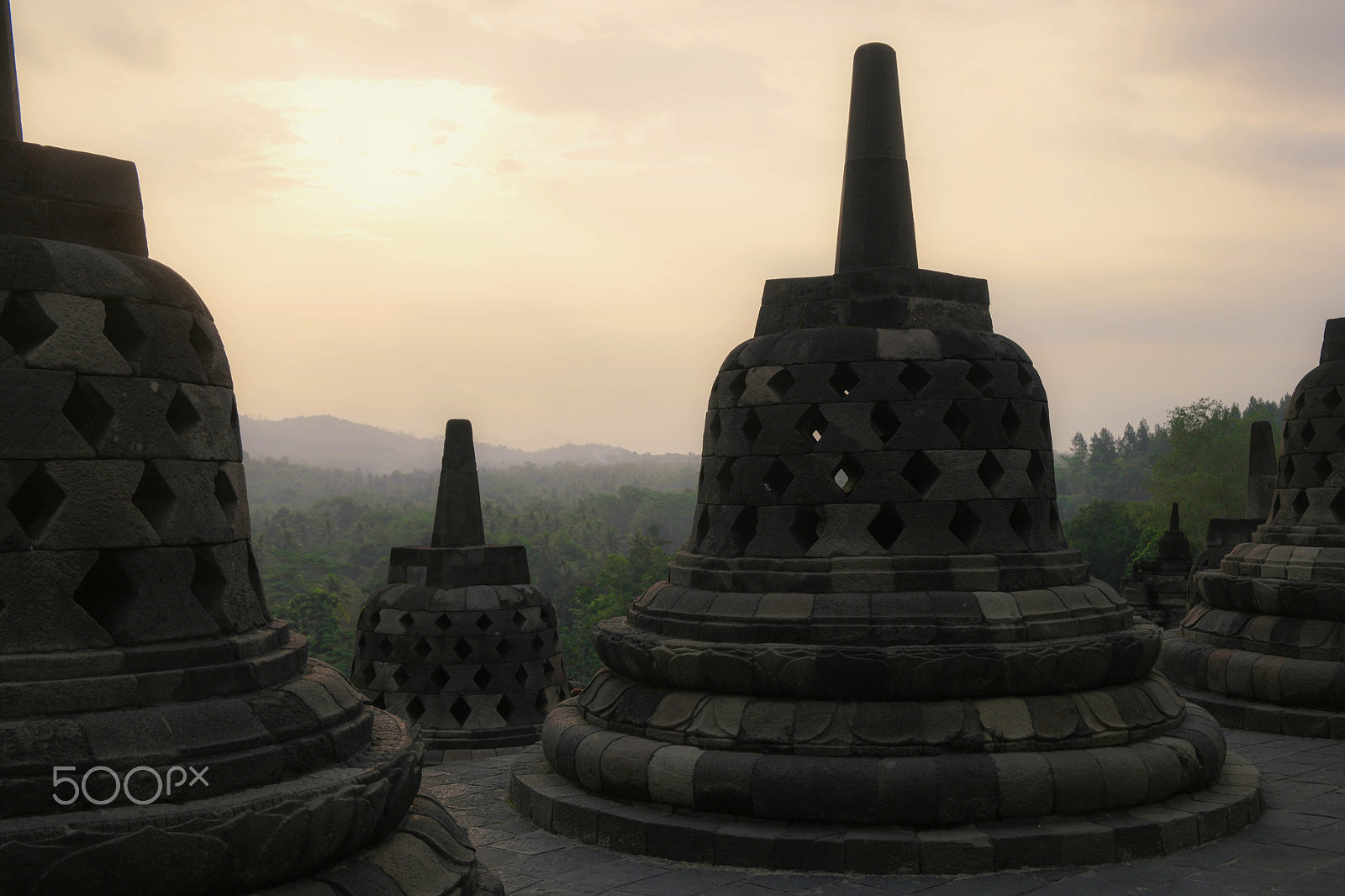 Saumsun NX 16-50mm F2-2.8 S ED OIS sample photo. Borobudur buddhist temple at sunset photography