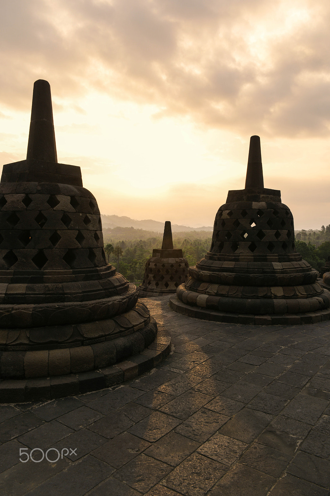 Saumsun NX 16-50mm F2-2.8 S ED OIS sample photo. Borobudur temple at sunset photography