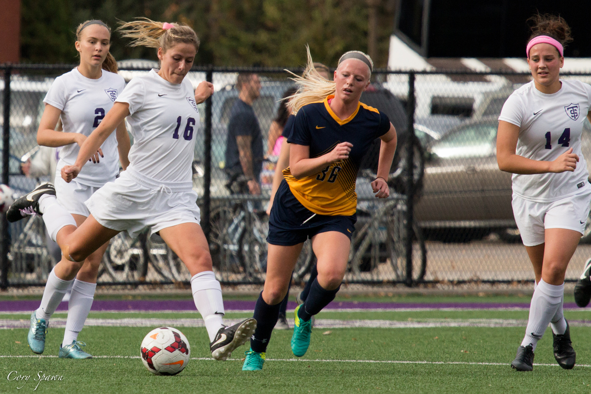 Canon EF 100-400mm F4.5-5.6L IS USM sample photo. Womens soccer vs eau claire photography