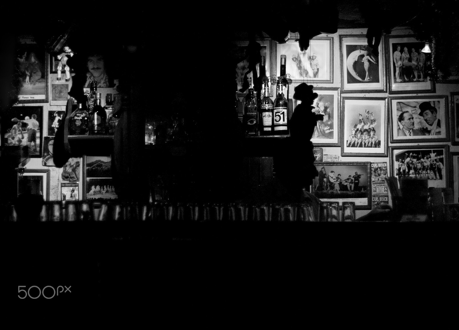 Canon EF 50mm F1.8 II sample photo. Circus bar photography