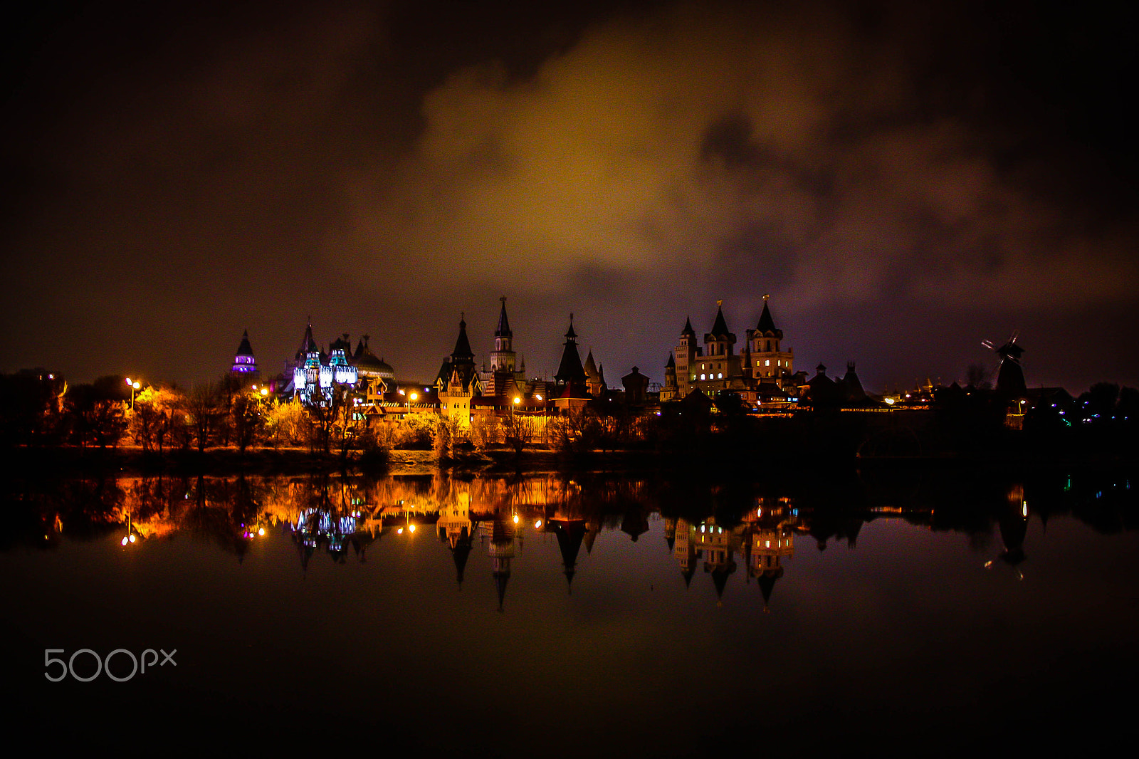 Canon EF-S 18-200mm F3.5-5.6 IS sample photo. Kremlin photography
