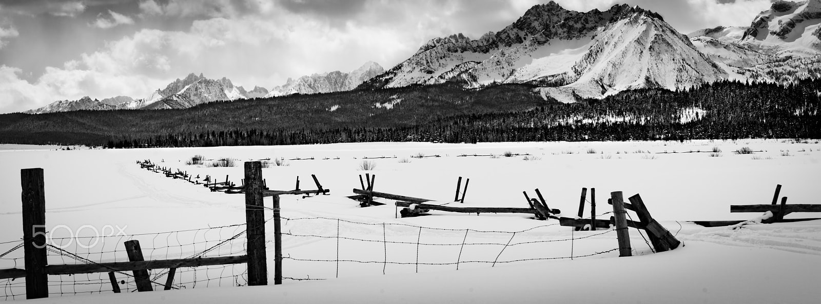 Sony a6000 + Sony FE 28-70mm F3.5-5.6 OSS sample photo. Sawtooth mountains - stanley idaho photography