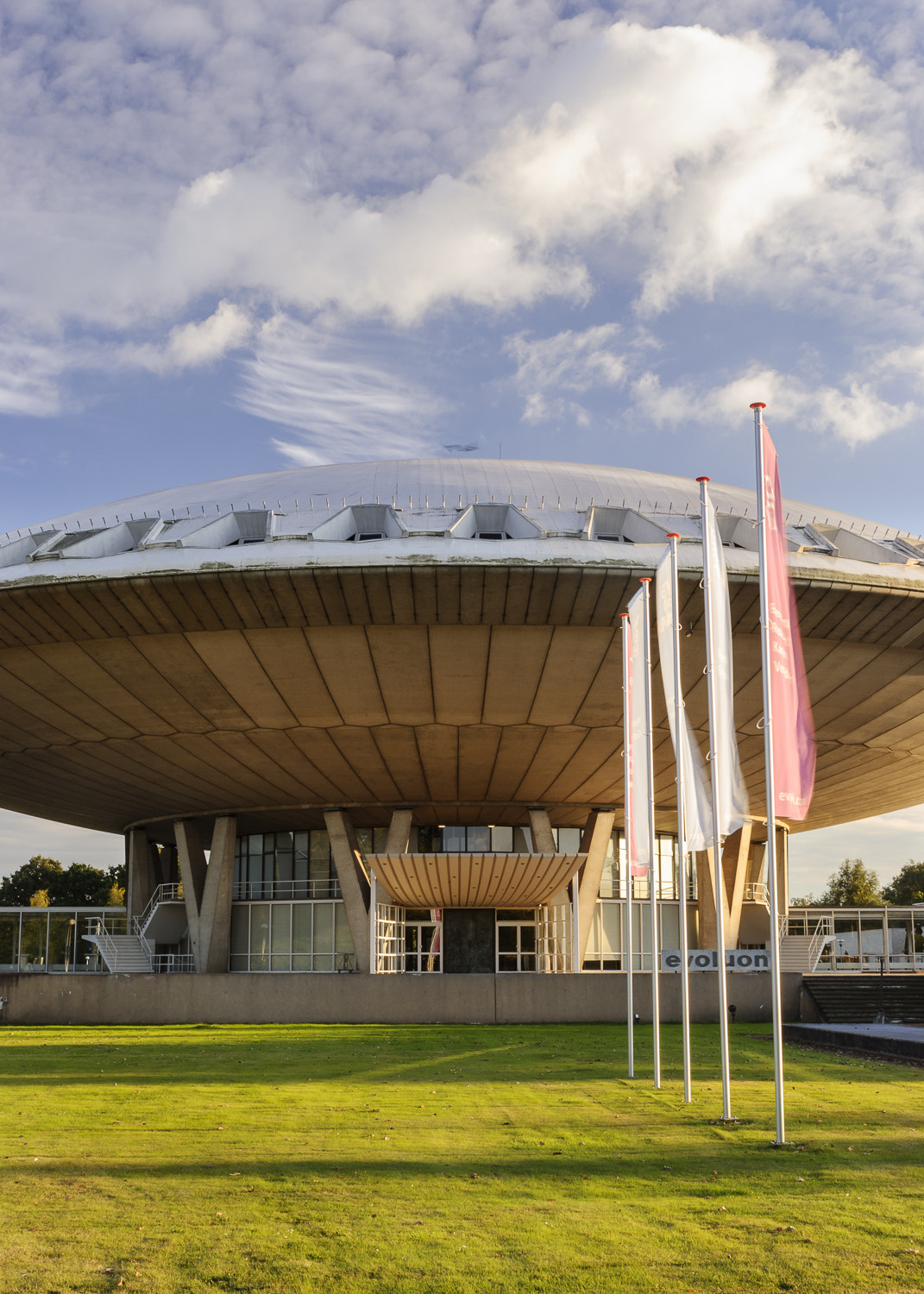 Nikon AF-S Nikkor 28-70mm F2.8 ED-IF sample photo. Evoluon photography