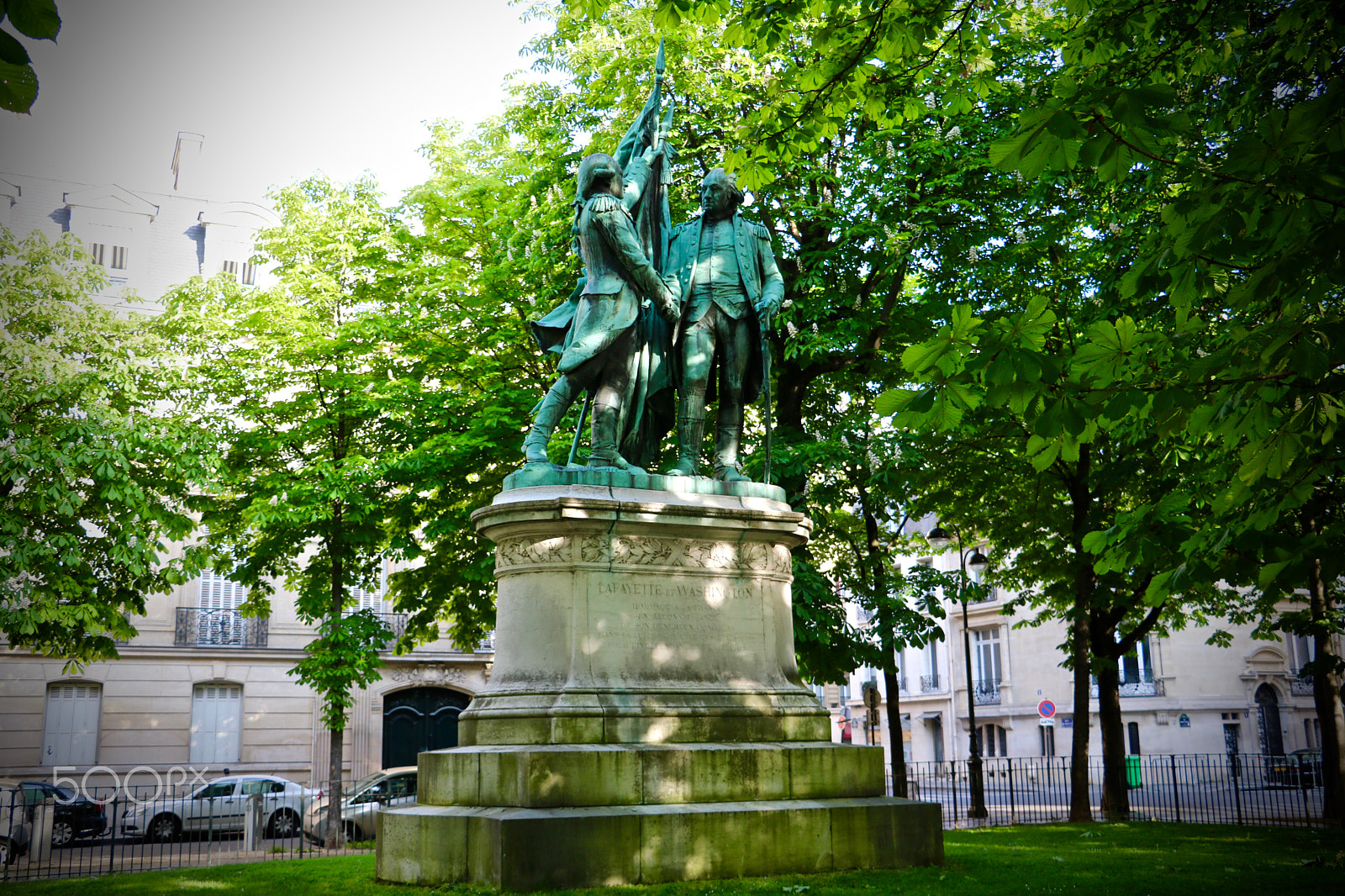 Canon EOS 760D (EOS Rebel T6s / EOS 8000D) + Canon EF-S 18-135mm F3.5-5.6 IS STM sample photo. Statue of lafayette and g. washington, paris photography
