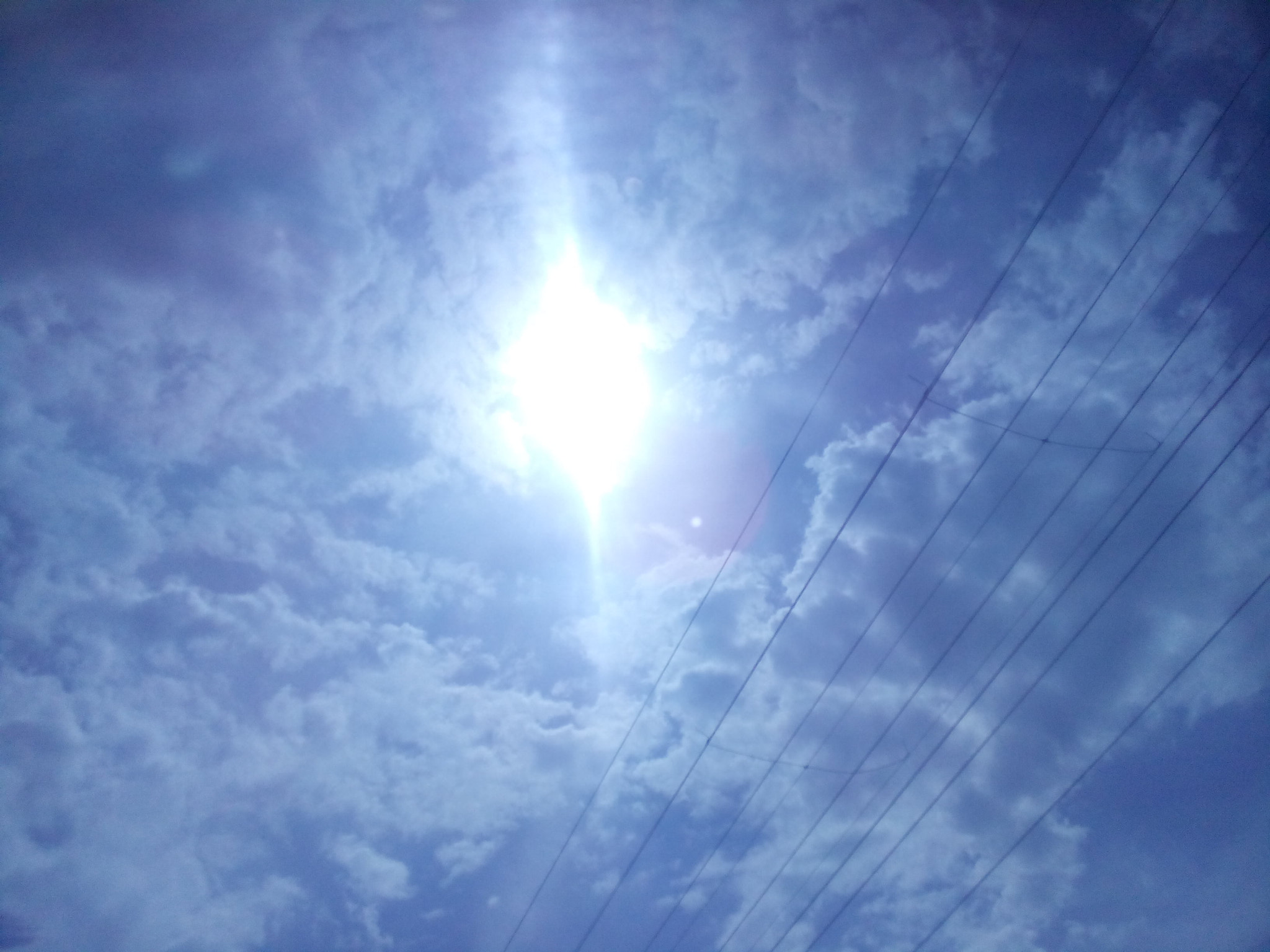 HUAWEI Hol-U19 sample photo. The sun in the sky photography