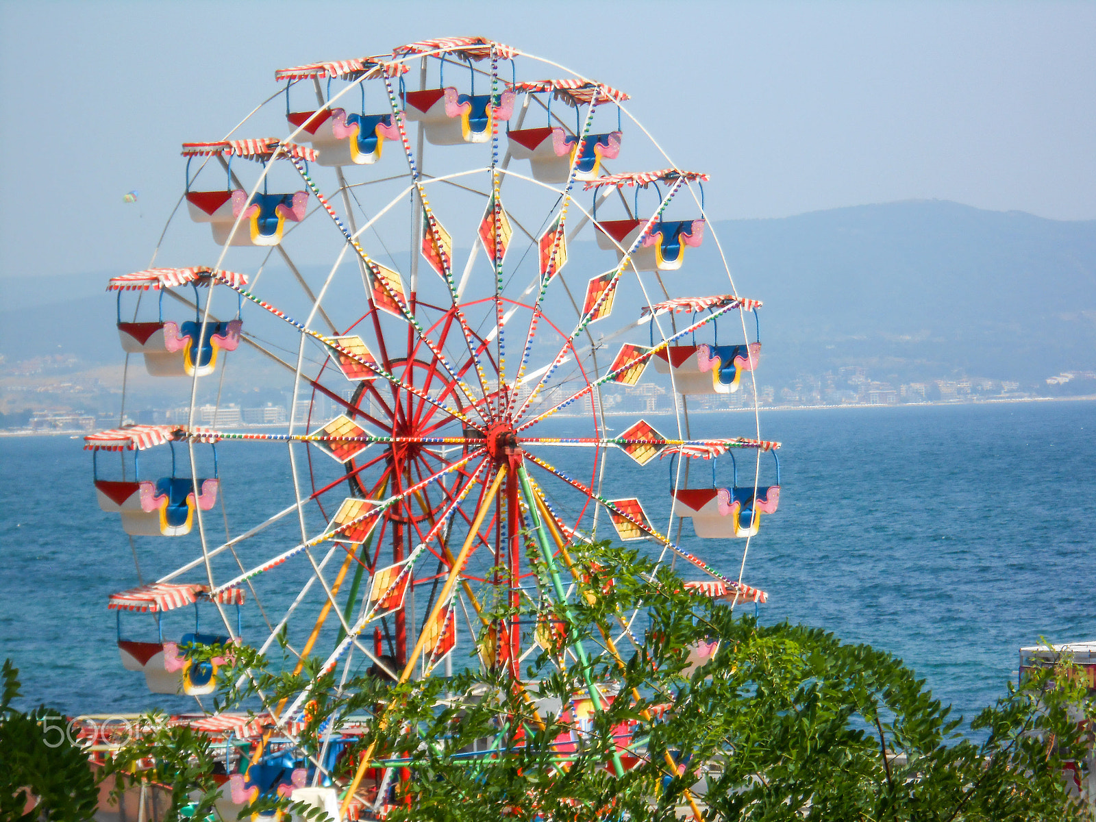Nikon Coolpix S3300 sample photo. Ferris wheel photography