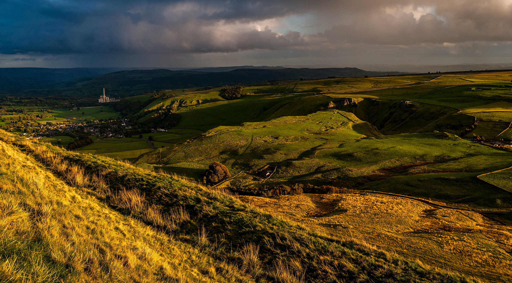 Nikon AF-S Nikkor 18-35mm F3.5-4.5G ED sample photo. Wild evening shadows  photography
