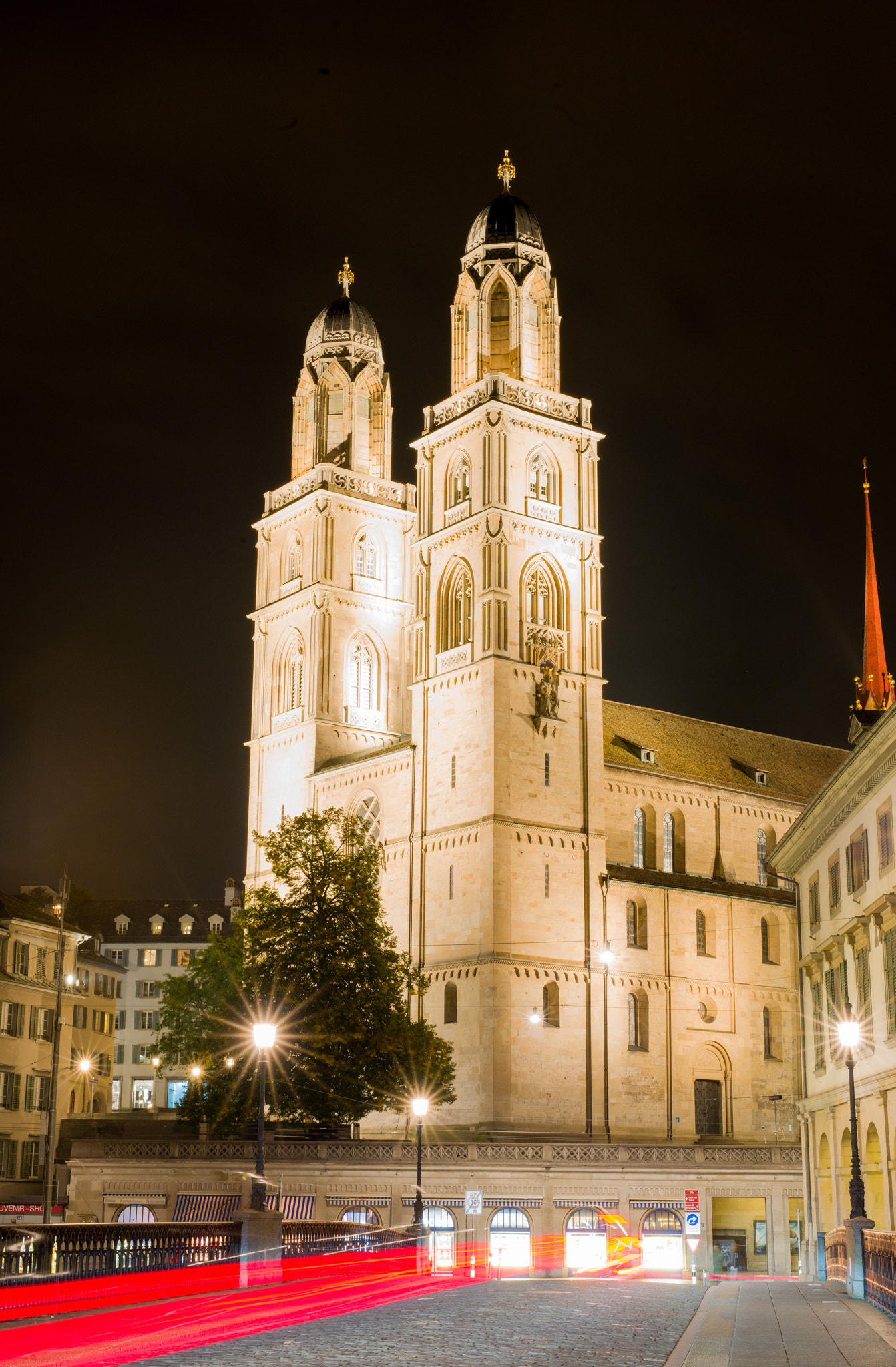 Nikon D800E + Sigma 50mm F1.4 DG HSM Art sample photo. Grossmünster church - zurich photography