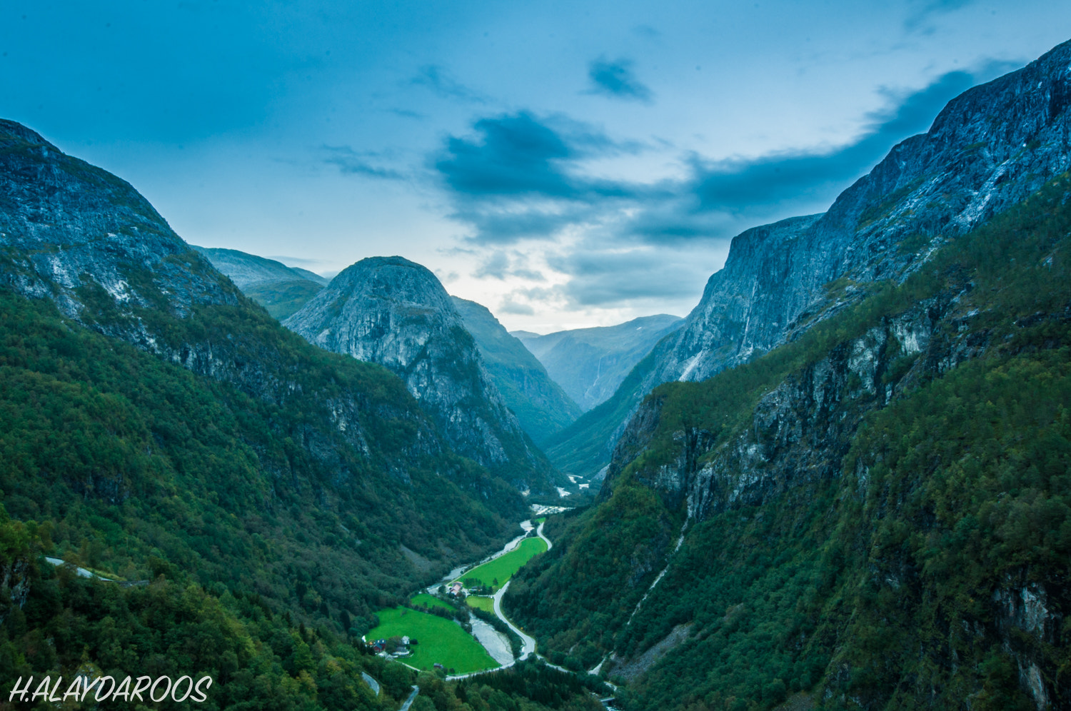 Nikon D90 + Sigma 10-20mm F3.5 EX DC HSM sample photo. Stalheim vally photography