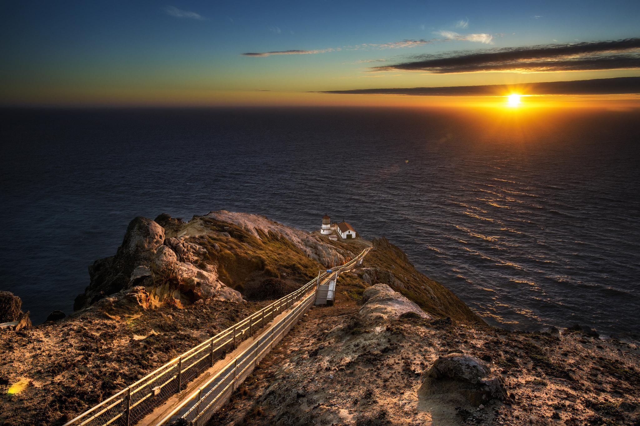 Nikon AF-S Nikkor 17-35mm F2.8D ED-IF sample photo. Point reyes lighthouse photography