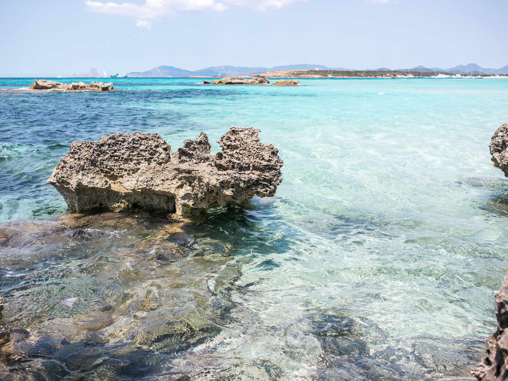 Panasonic Lumix DMC-G5 + Panasonic Lumix G 20mm F1.7 ASPH sample photo. Formentera rocks photography