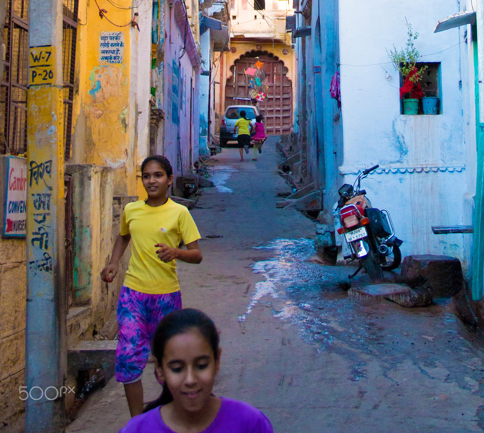 Canon EF-S 18-55mm F3.5-5.6 II sample photo. Race on a street in bundi. photography