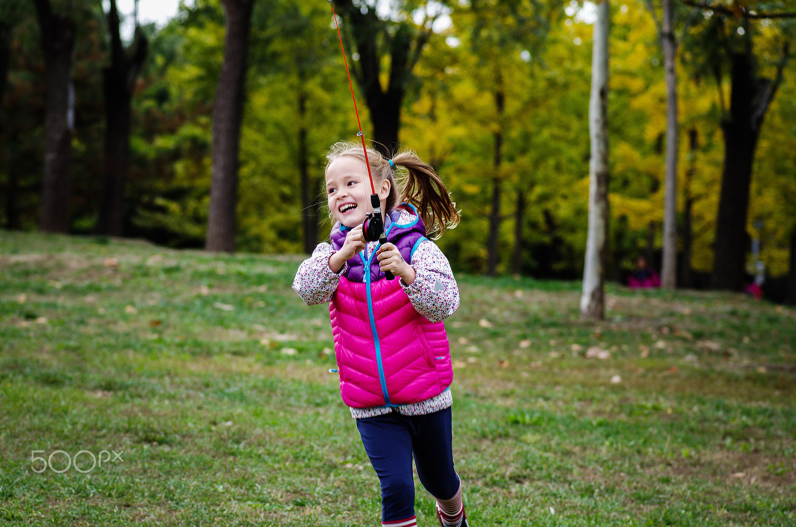 Pentax smc D-FA 100mm F2.8 Macro WR sample photo. Play kite in autumn photography