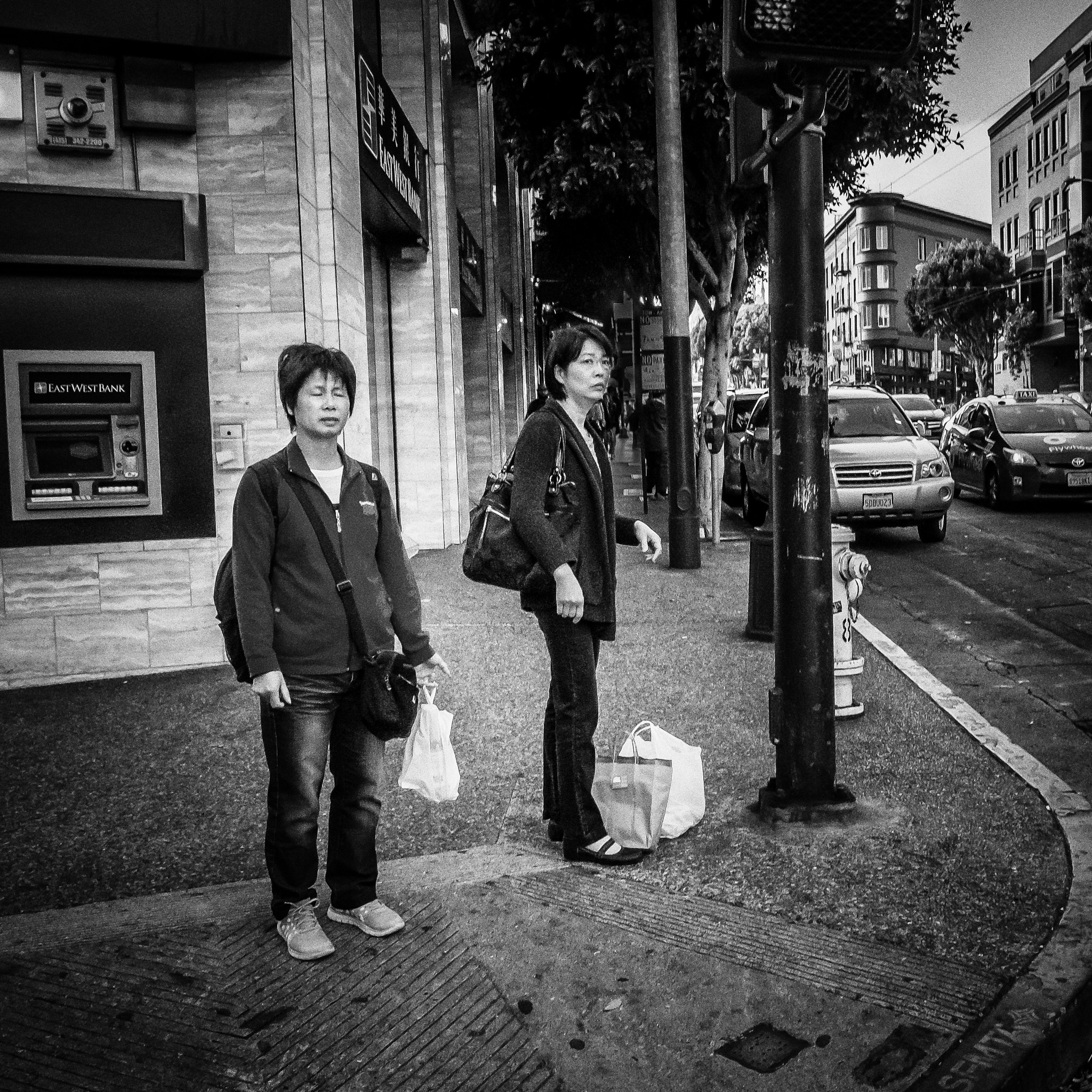 Fujifilm X-E2 + Fujifilm XF 18mm F2 R sample photo. Stun gun photography
