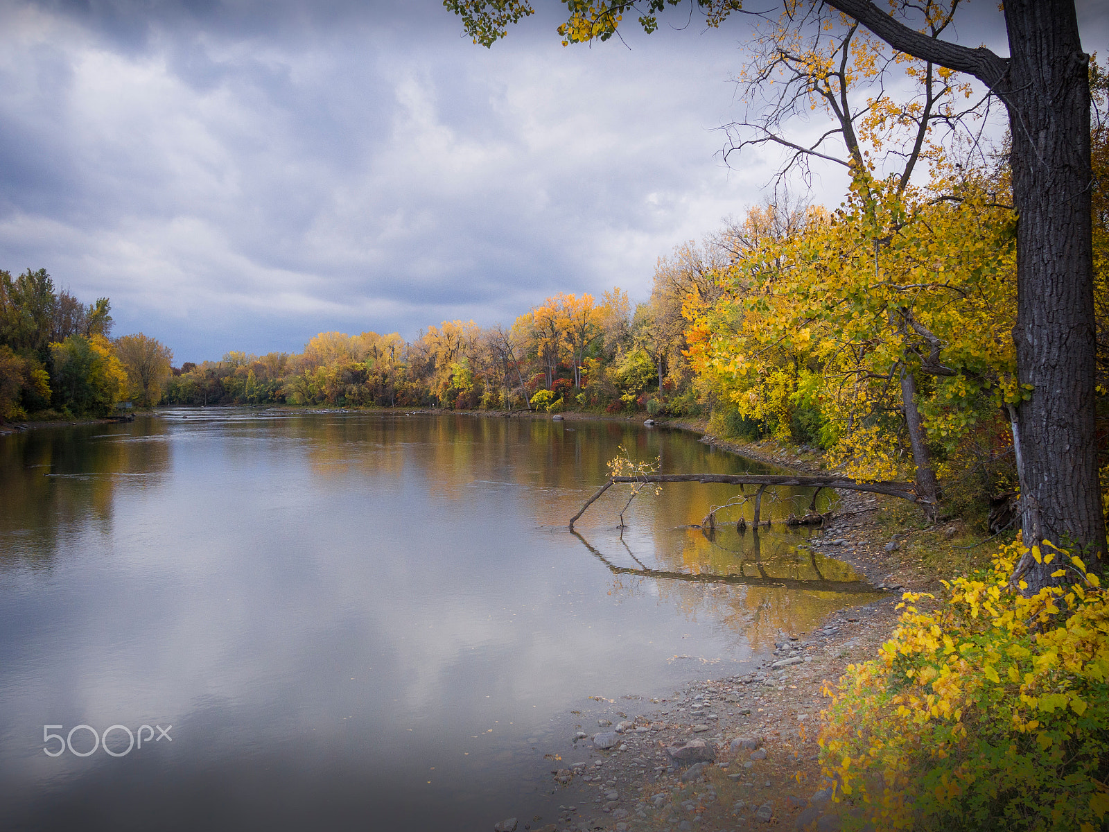 Olympus M.Zuiko Digital 14-42mm F3.5-5.6 II R sample photo. Autumn landscape photography