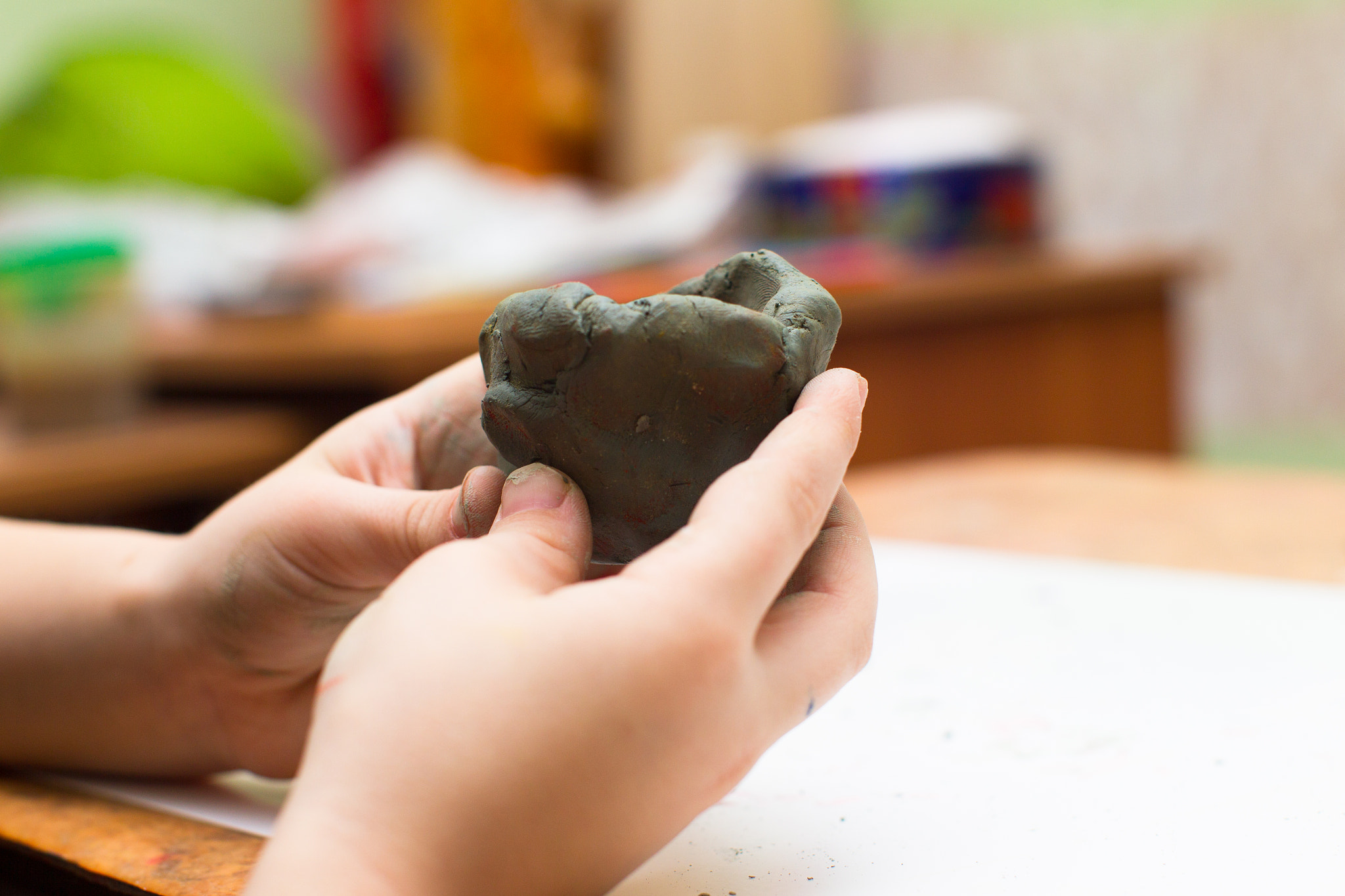 Canon EOS-1D Mark IV sample photo. Hands stained with clay and paint. hands painter and sculptor. c photography