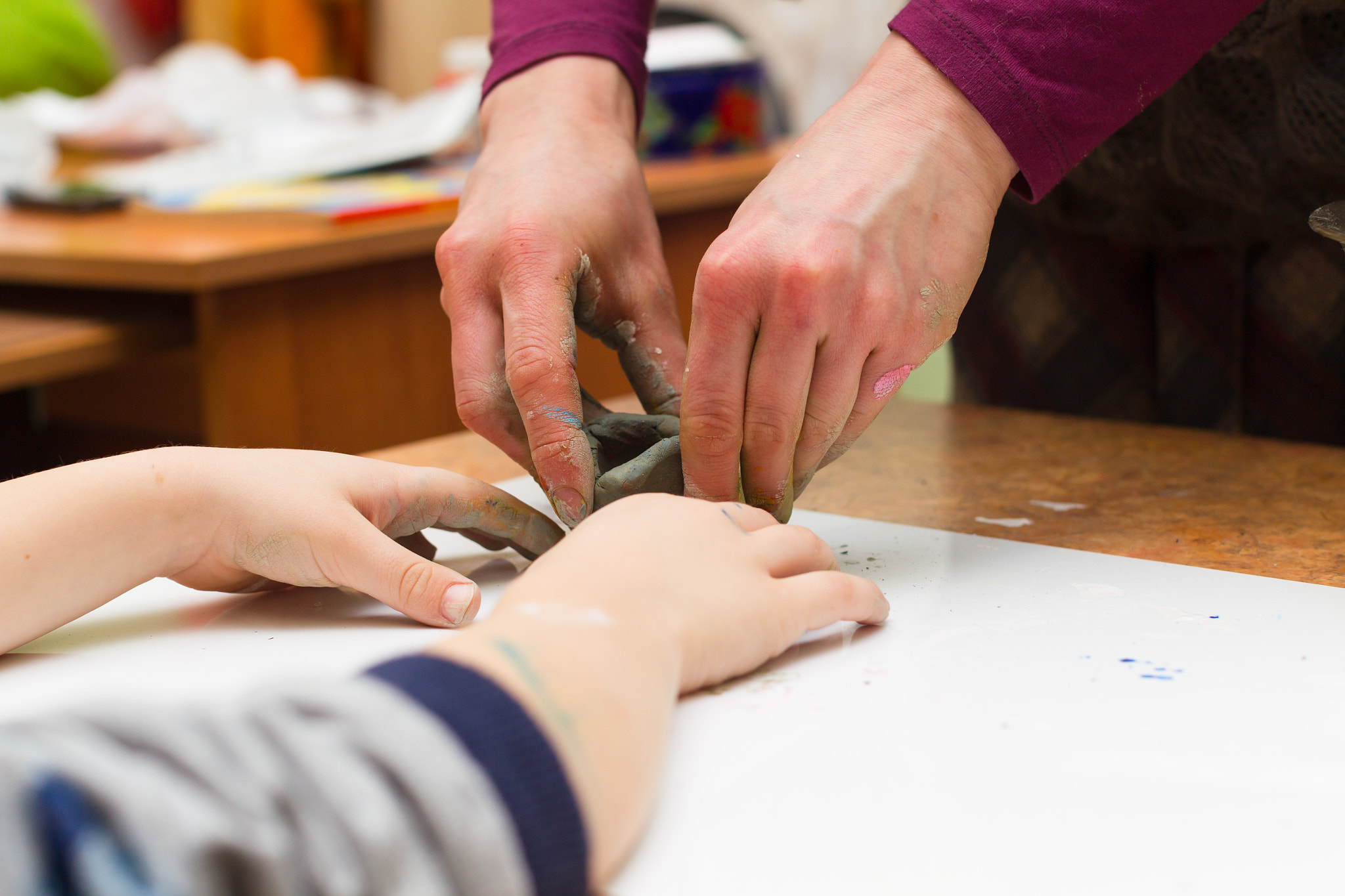 Canon EOS-1D Mark IV sample photo. Hands stained with clay and paint. hands painter and sculptor. c photography