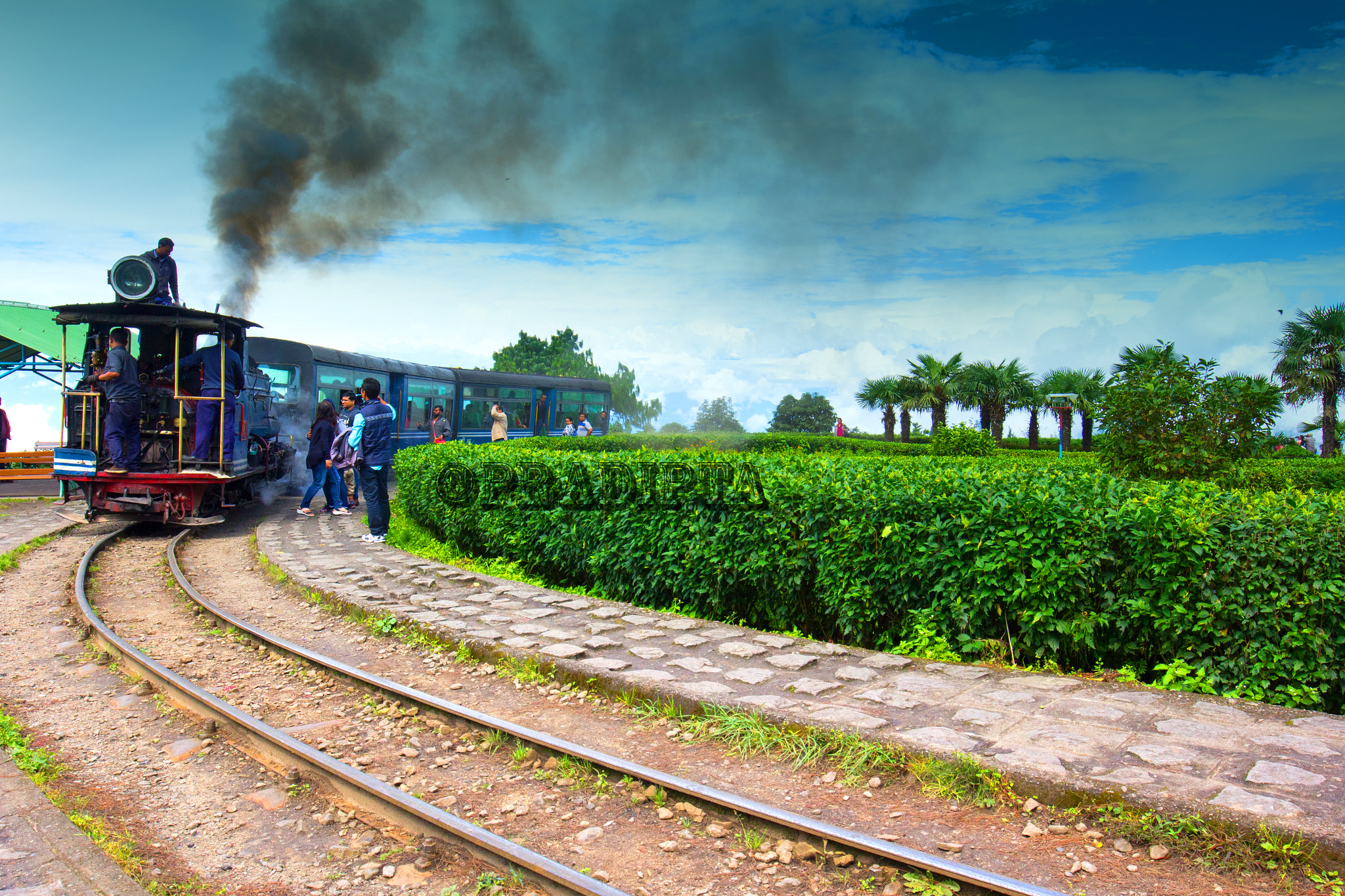 Canon EF 16-35mm F4L IS USM sample photo. Rail photography