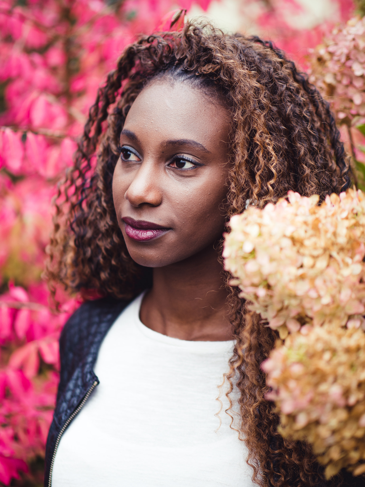 Panasonic Leica DG Nocticron 42.5mm F1.2 ASPH OIS sample photo. Aisha in the autumn photography