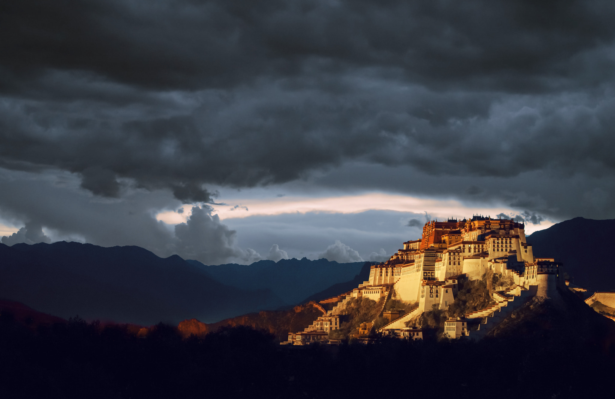 Nikon AF-S Nikkor 70-200mm F4G ED VR sample photo. The potala palace in tibet. photography