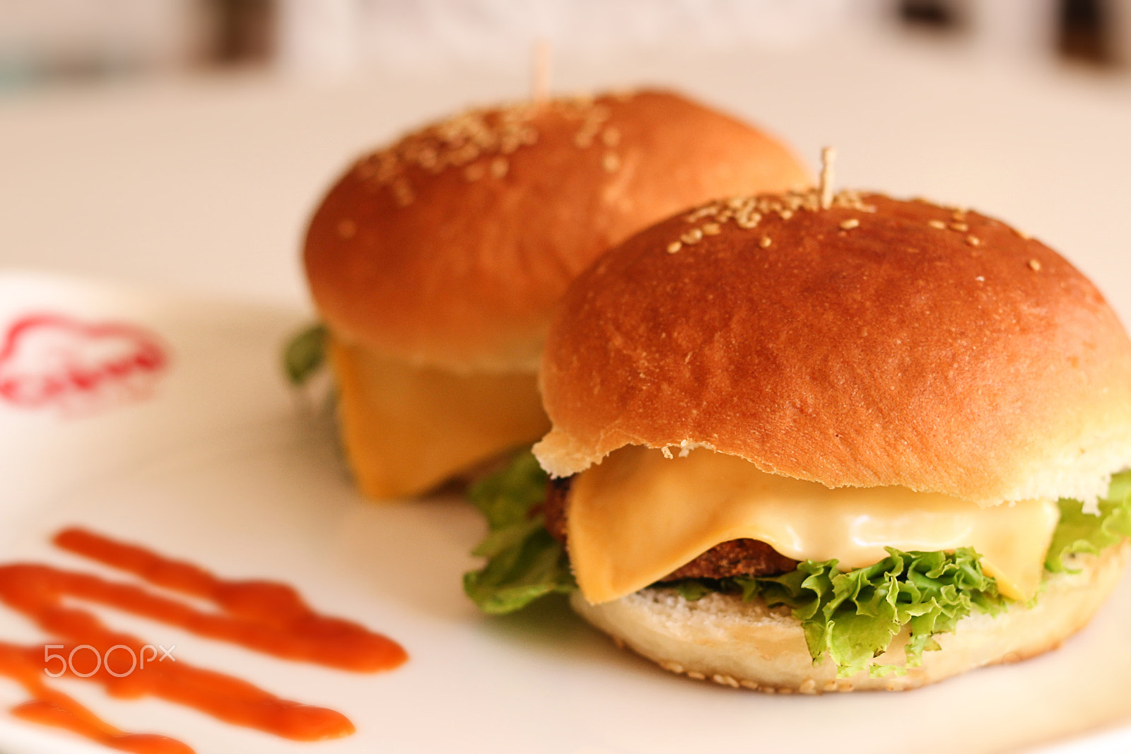Canon EOS 1300D (EOS Rebel T6 / EOS Kiss X80) + Canon EF 50mm F1.8 II sample photo. Chicken burger - aroundmangalore.com photography