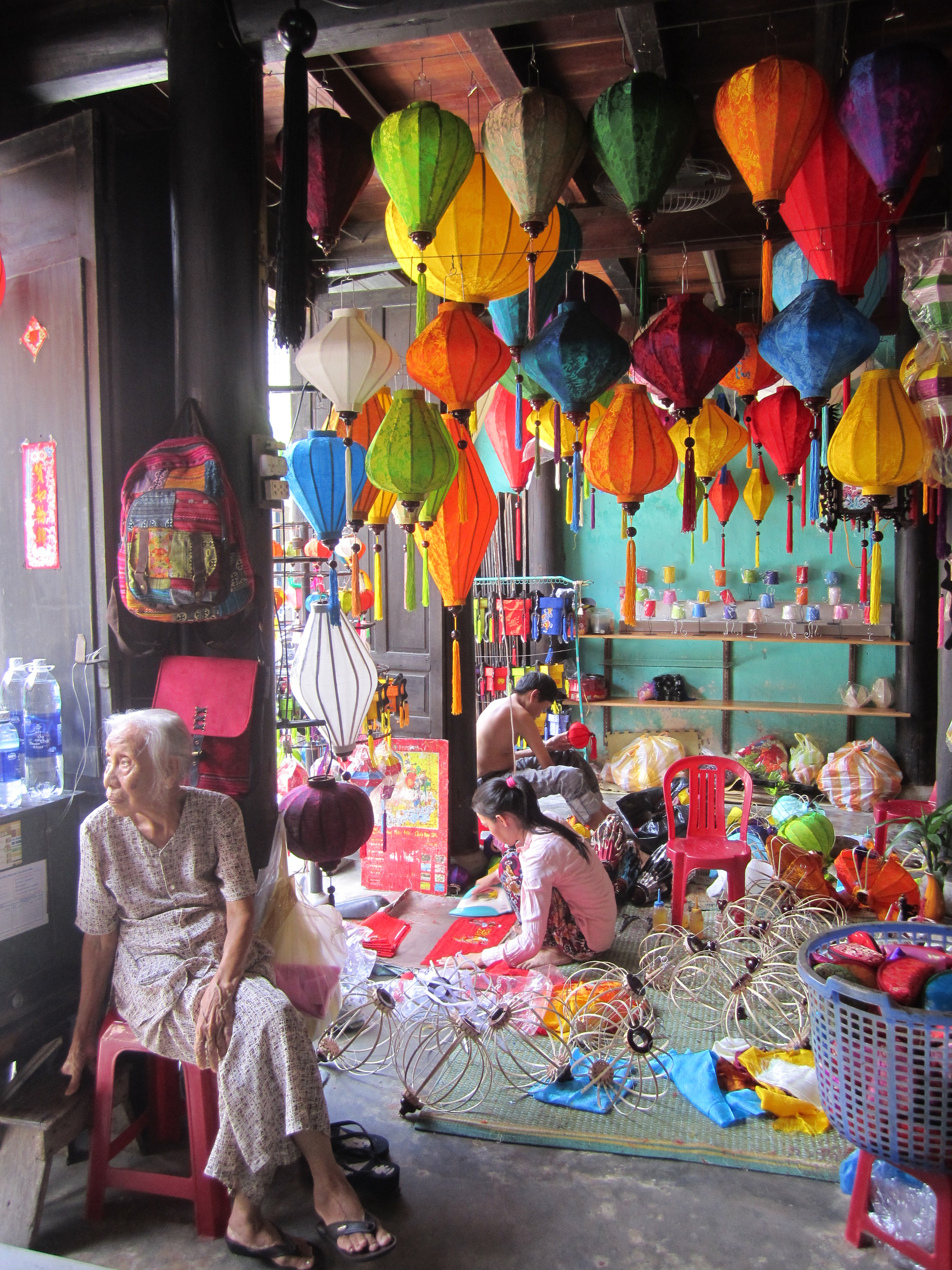 Canon PowerShot SD1400 IS (IXUS 130 / IXY 400F) sample photo. Lantern making in hoi an photography