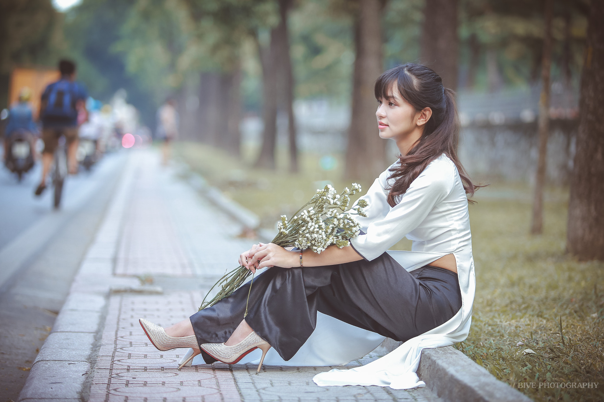 Canon EF 80-200mm f/2.8L sample photo. Ao dai photography