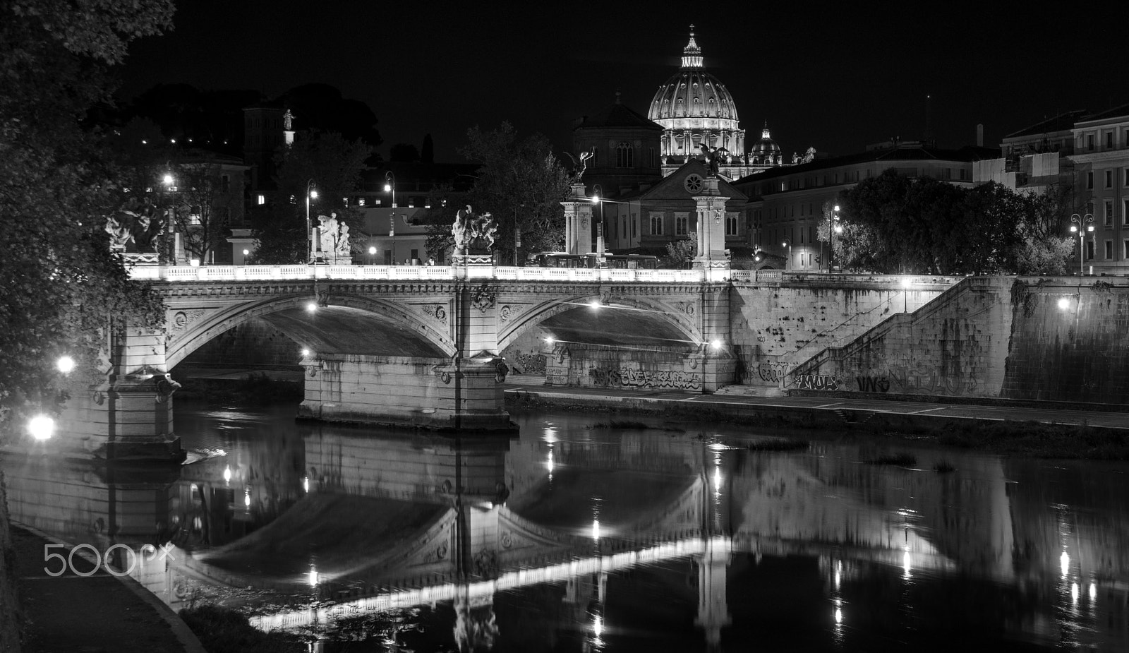 Samsung NX 18-200mm F3.5-6.3 ED OIS sample photo. Tiber black and white photography