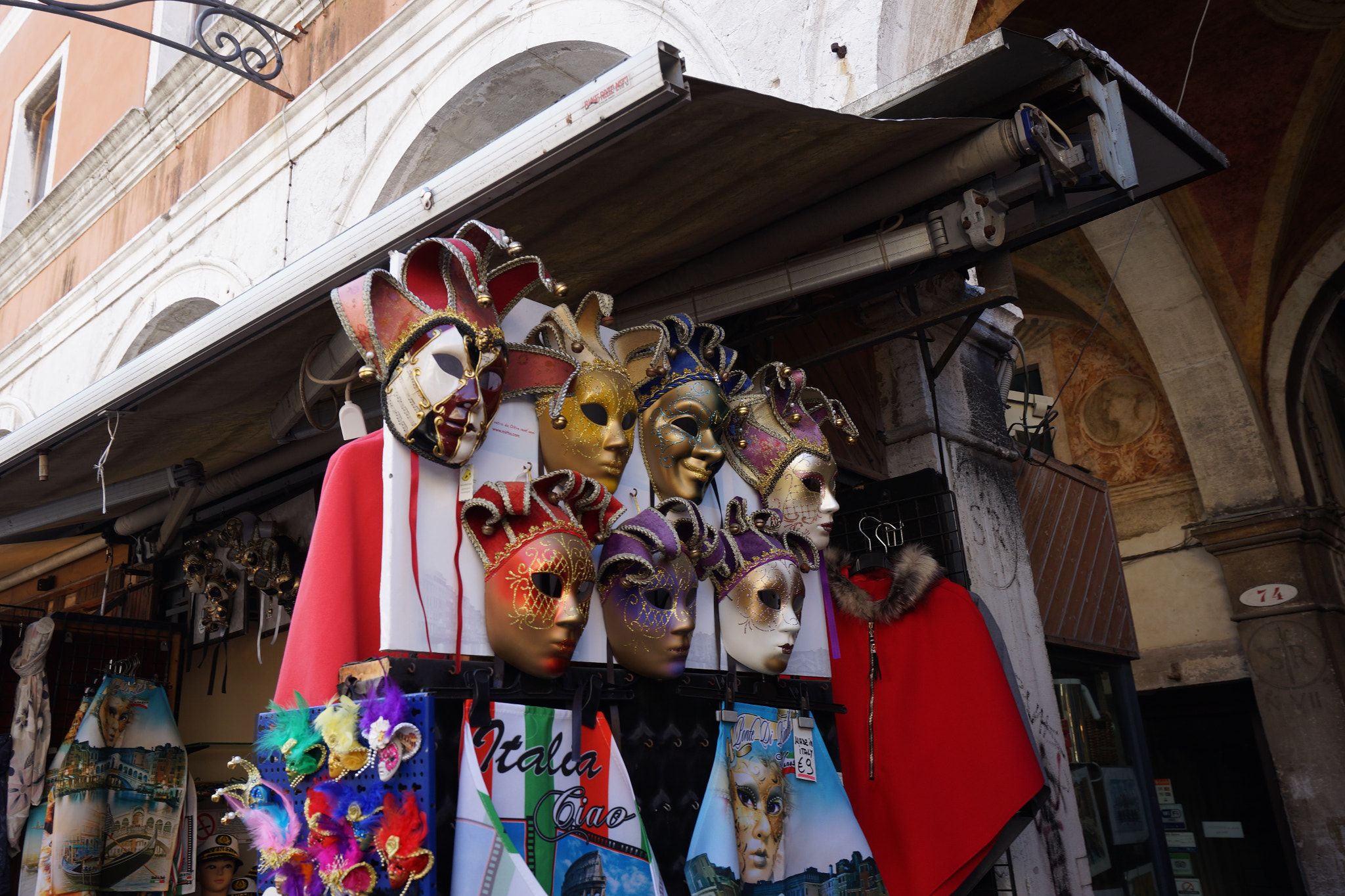 Sony a7 II + Sony Vario-Tessar T* FE 16-35mm F4 ZA OSS sample photo. Mask photography