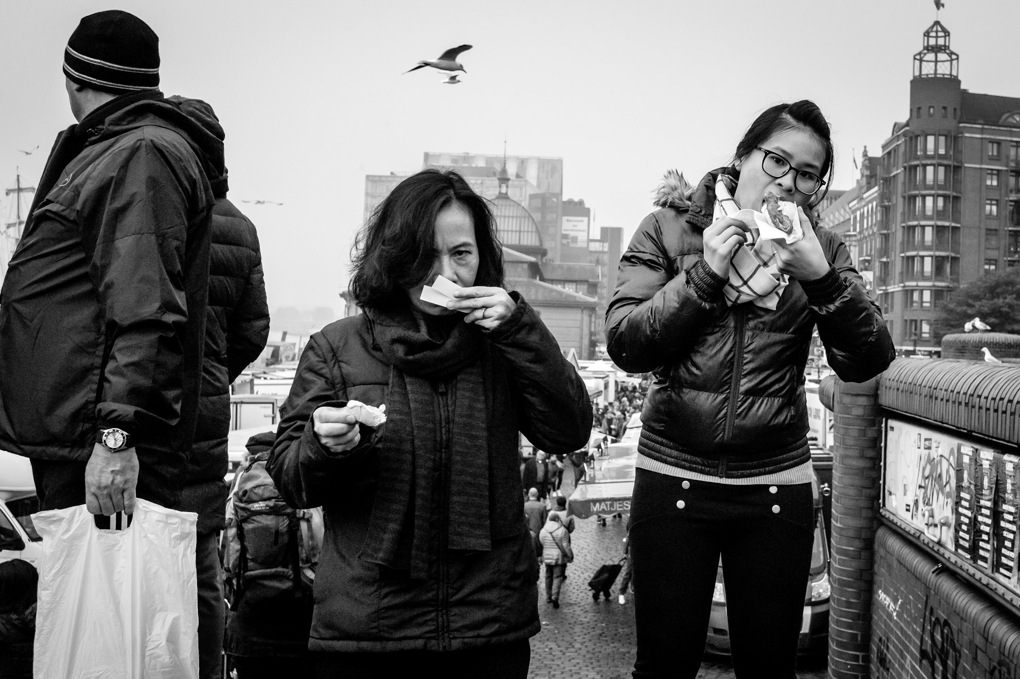 Leica M9 + Leica Summarit-M 35mm F2.5 sample photo. Snack time photography