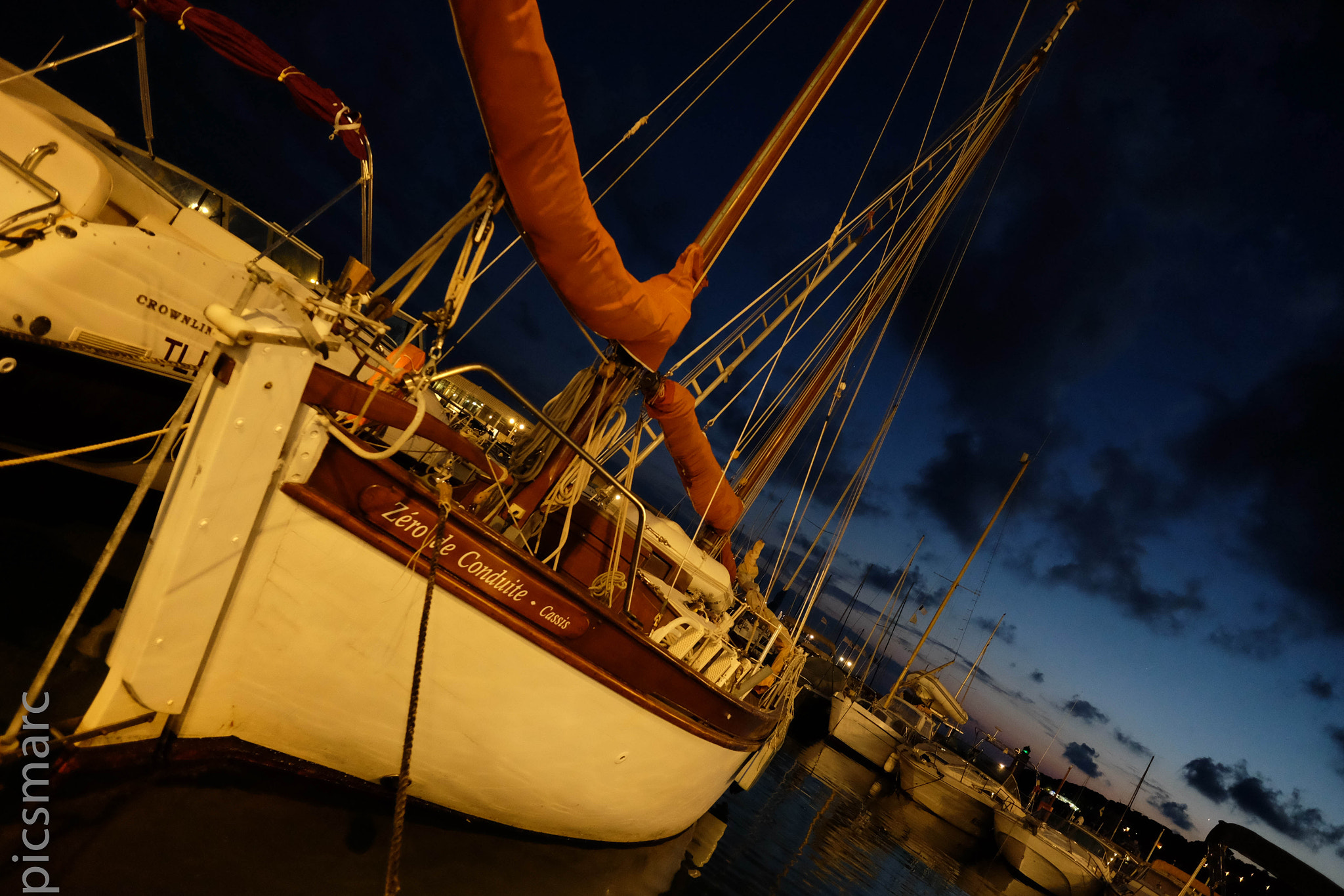 Fujifilm X-E2 + Fujifilm XF 14mm F2.8 R sample photo. In france, cassis photography