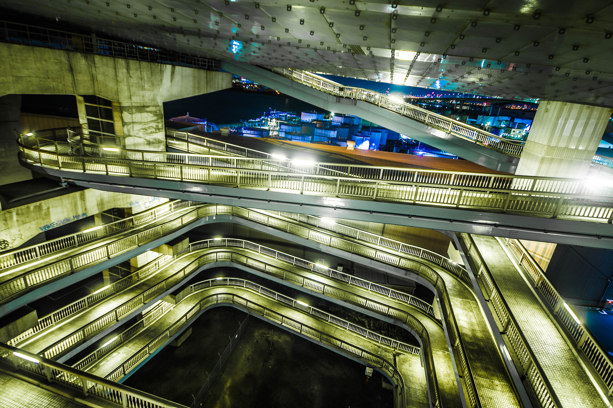 Pentax K-1 + Sigma AF 10-20mm F4-5.6 EX DC sample photo. Oosaka footbridge photography